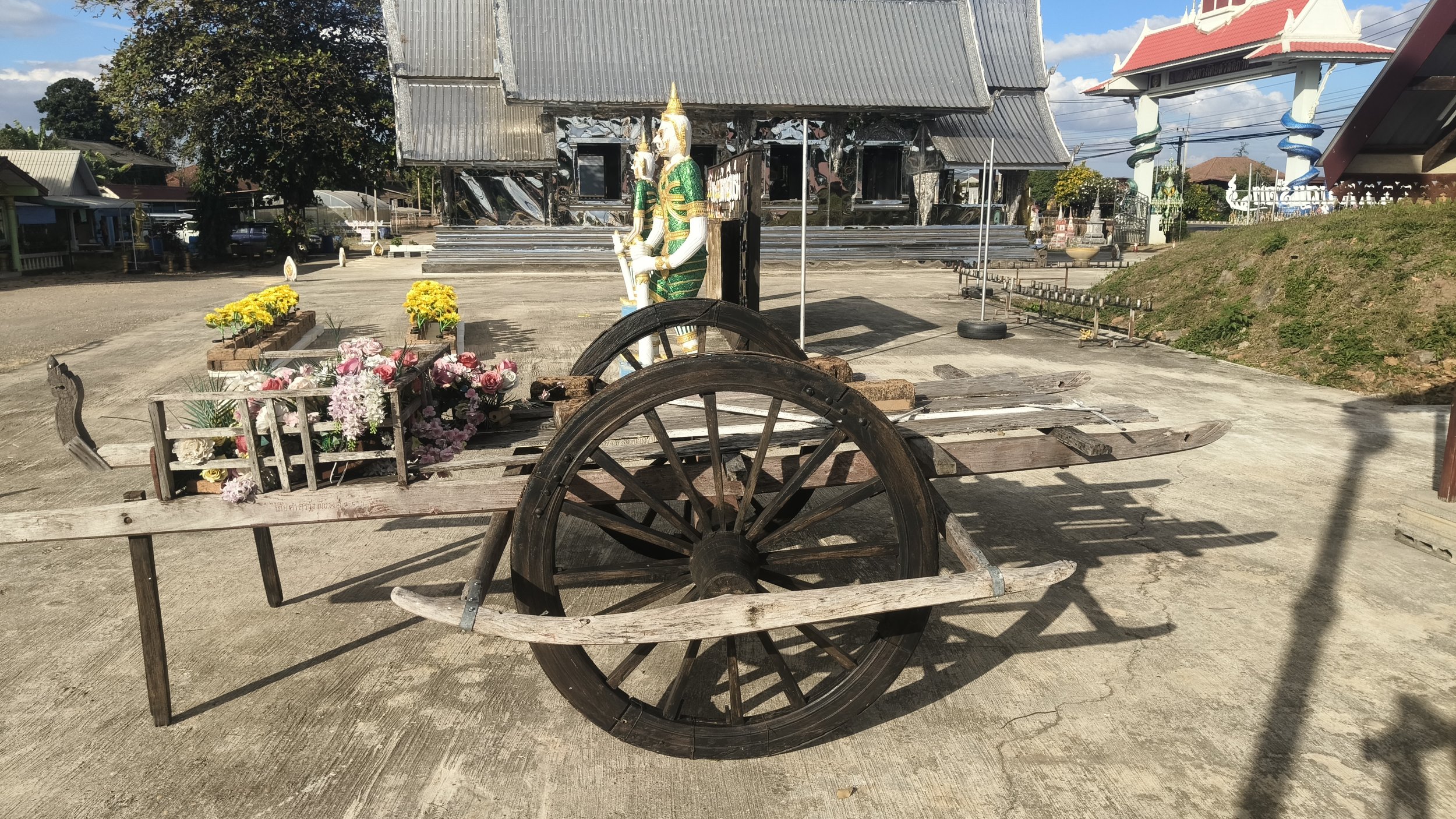 Wat That Noi Sriboonruang, Nakhon Phanom Province  (7).jpg