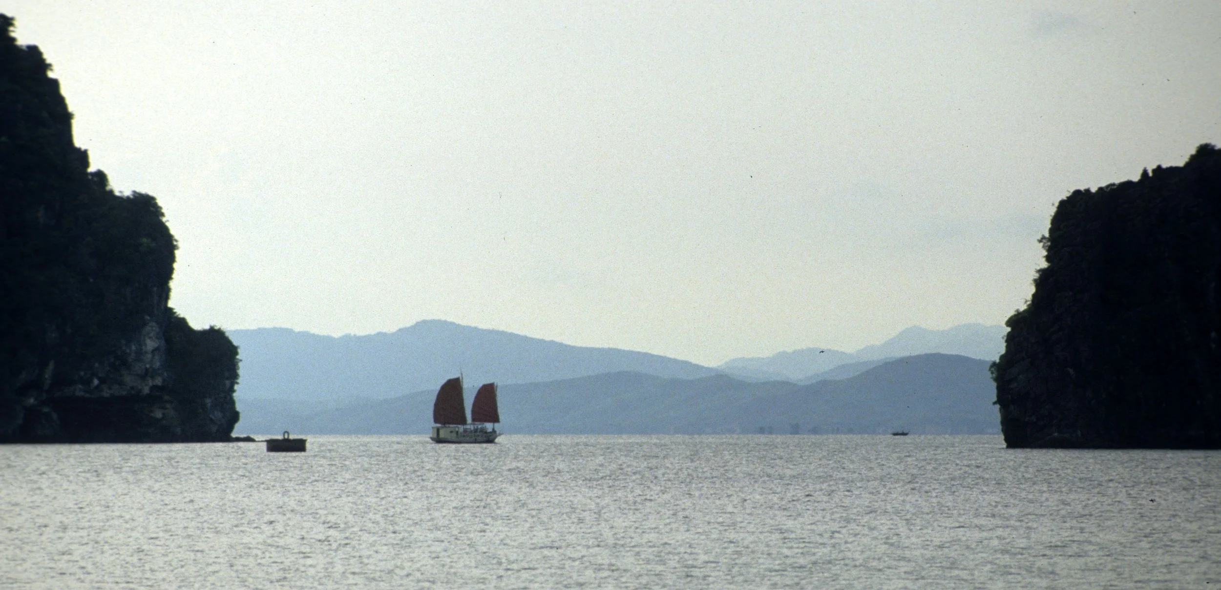 HALONG BAY - VIETNAM (10).jpg