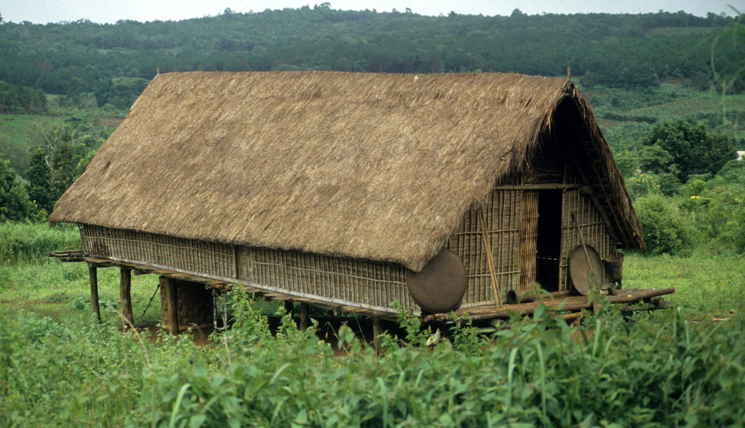HILLTRIBE - ADAY HILL TRIBE NEAR BUNMETOUT H.jpg