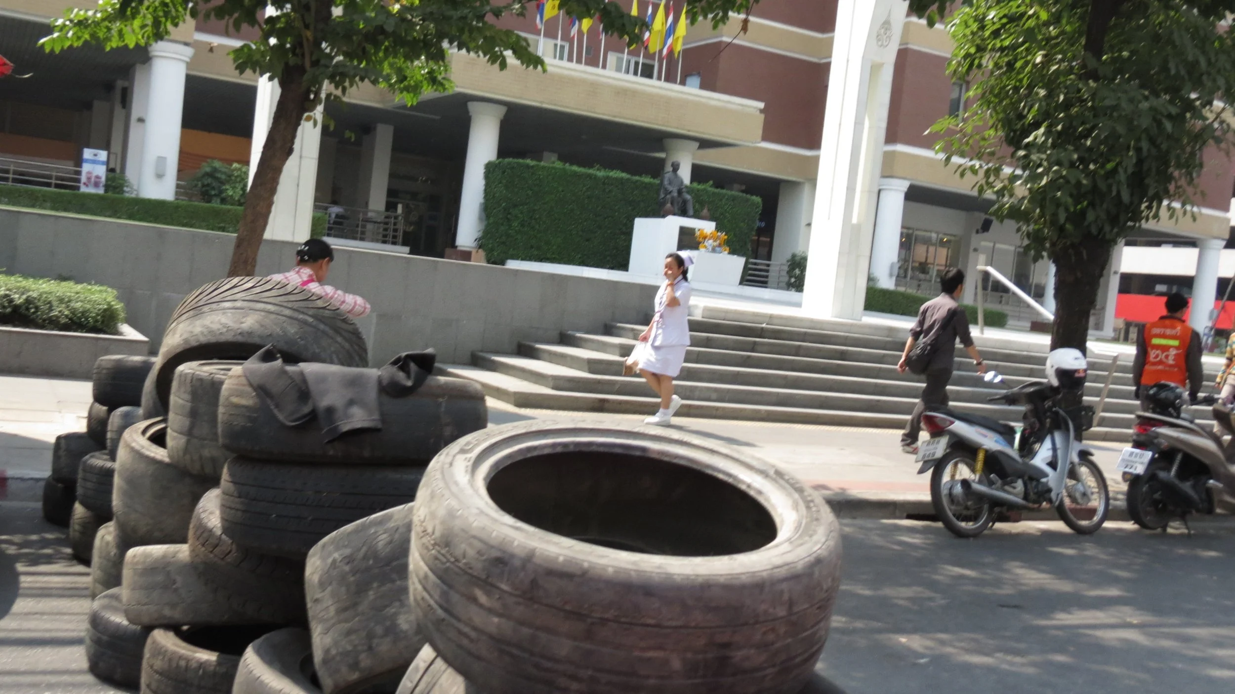 2014 Shutdown Bangkok Protests (16).JPG