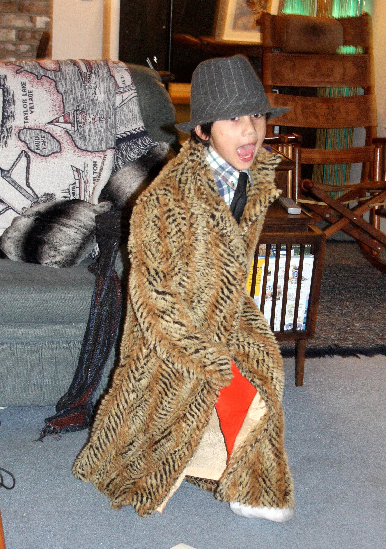 2009-2-11 COKIE IN PIMP OUTFIT.JPG