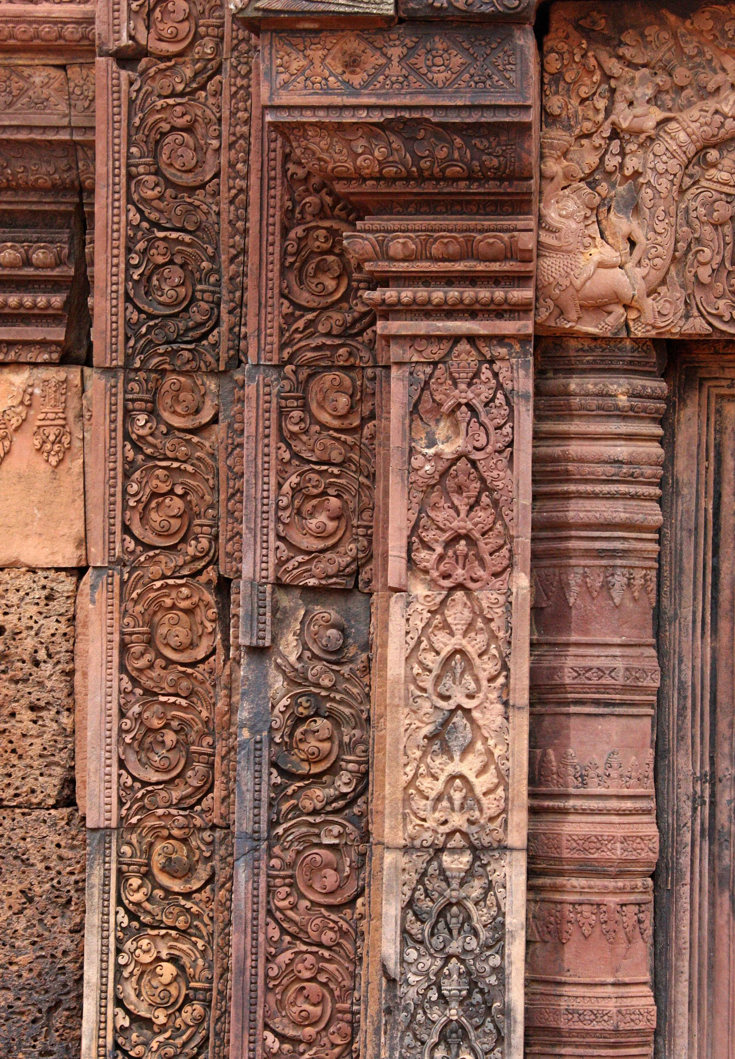 BANTEAY SREI TEMPLE CAMBODIA - JULY 2010 (38).JPG