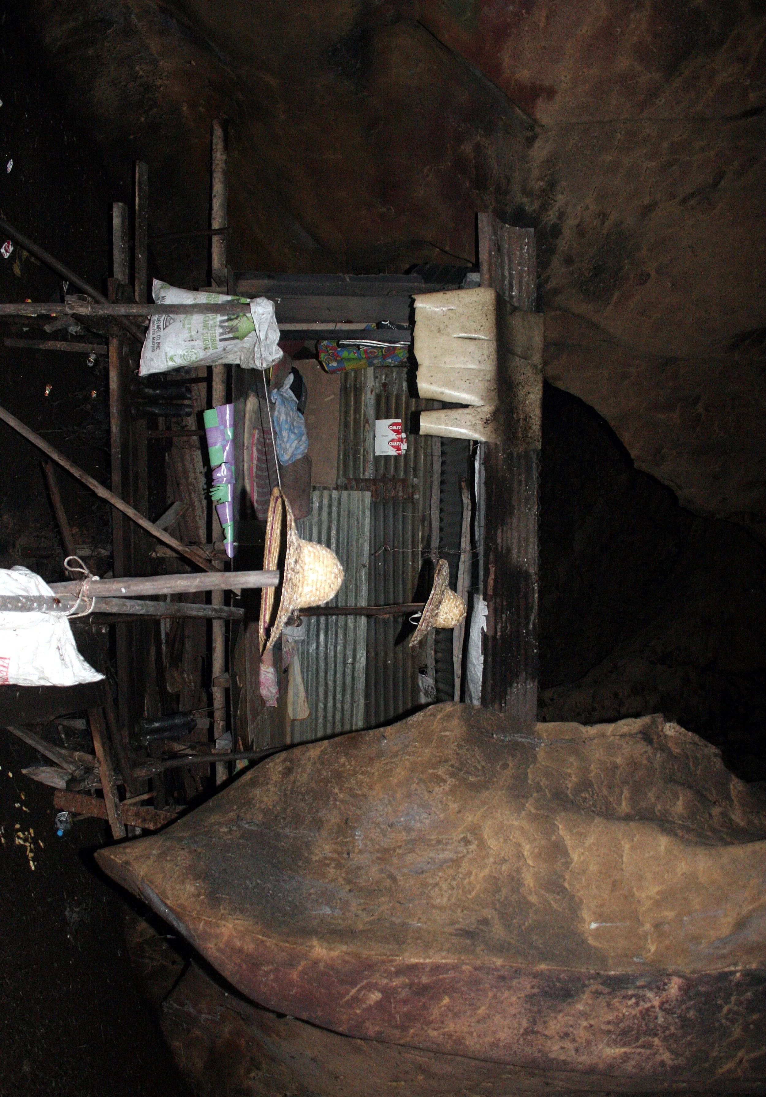 GAMONTONG CAVES BORNEO (2).JPG