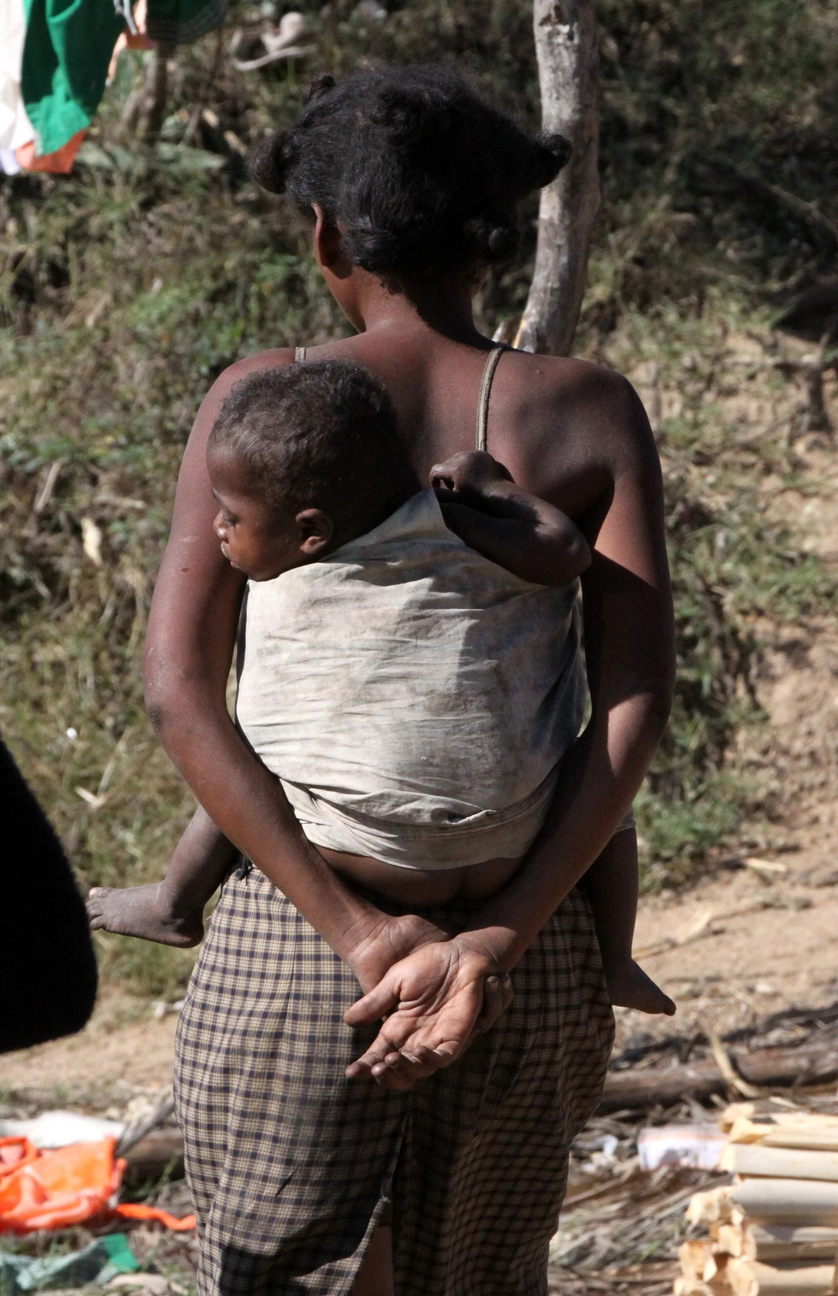 ANTANDROY VILLAGE - VILLAGERS.JPG