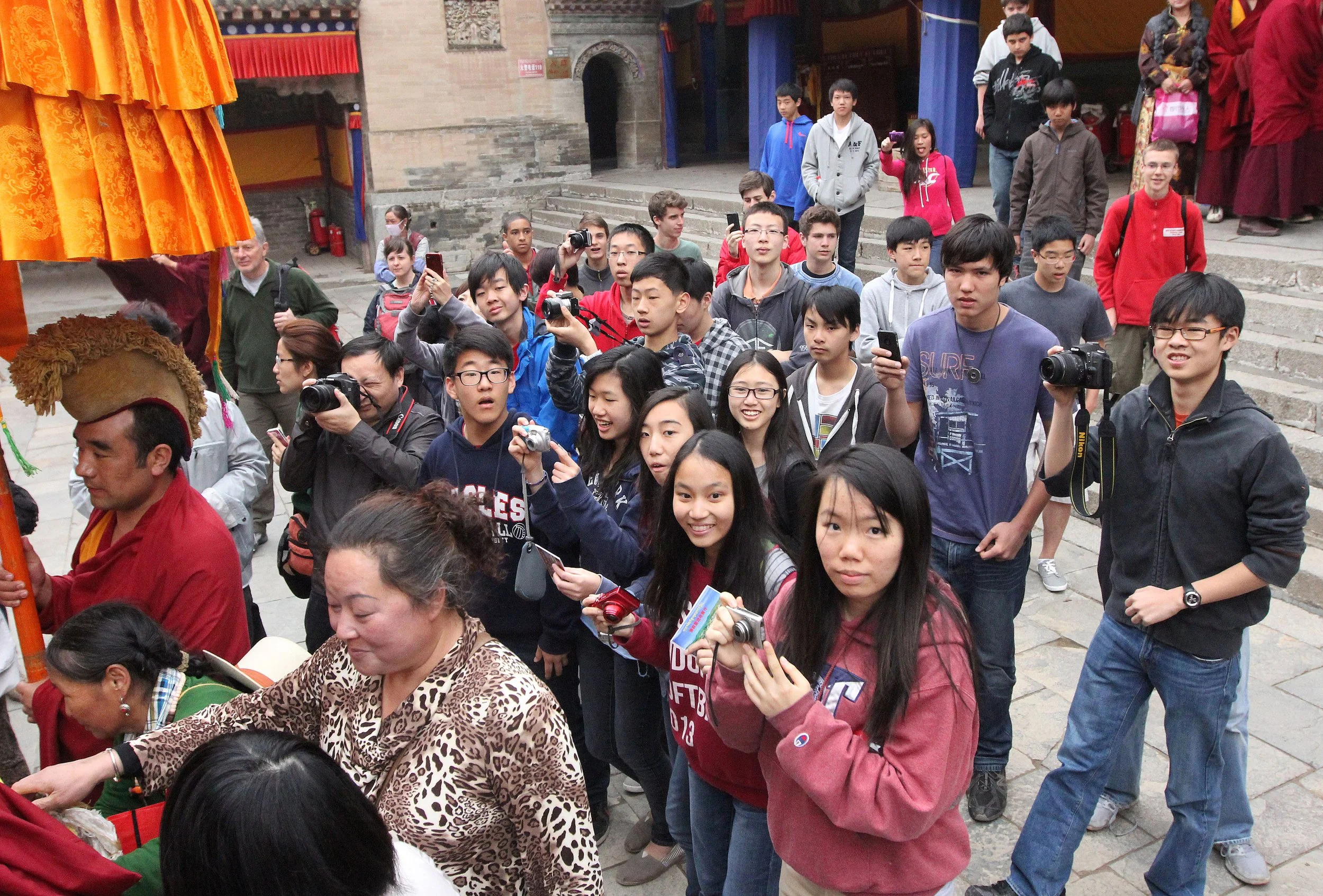 KUMBUM MONASTERY - QINGHAI - SUNNING BUDDHA FESTIVAL 2013 (119).JPG