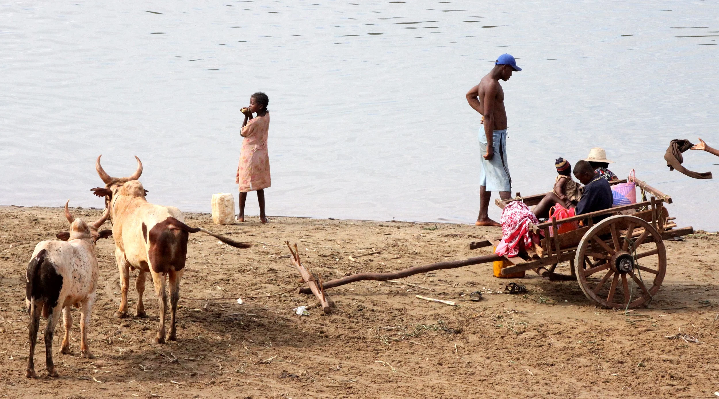 ANTANDROY VILLAGE - NEAR BERENTY (7).JPG