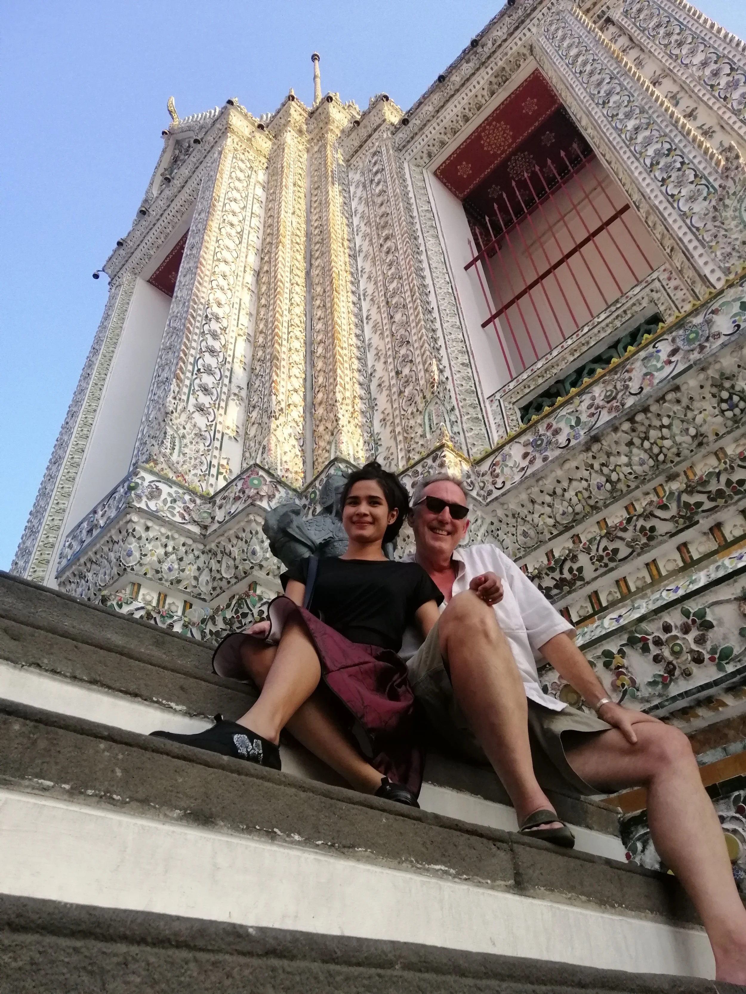 2018 Pics with Gift in Thailand (240).jpg