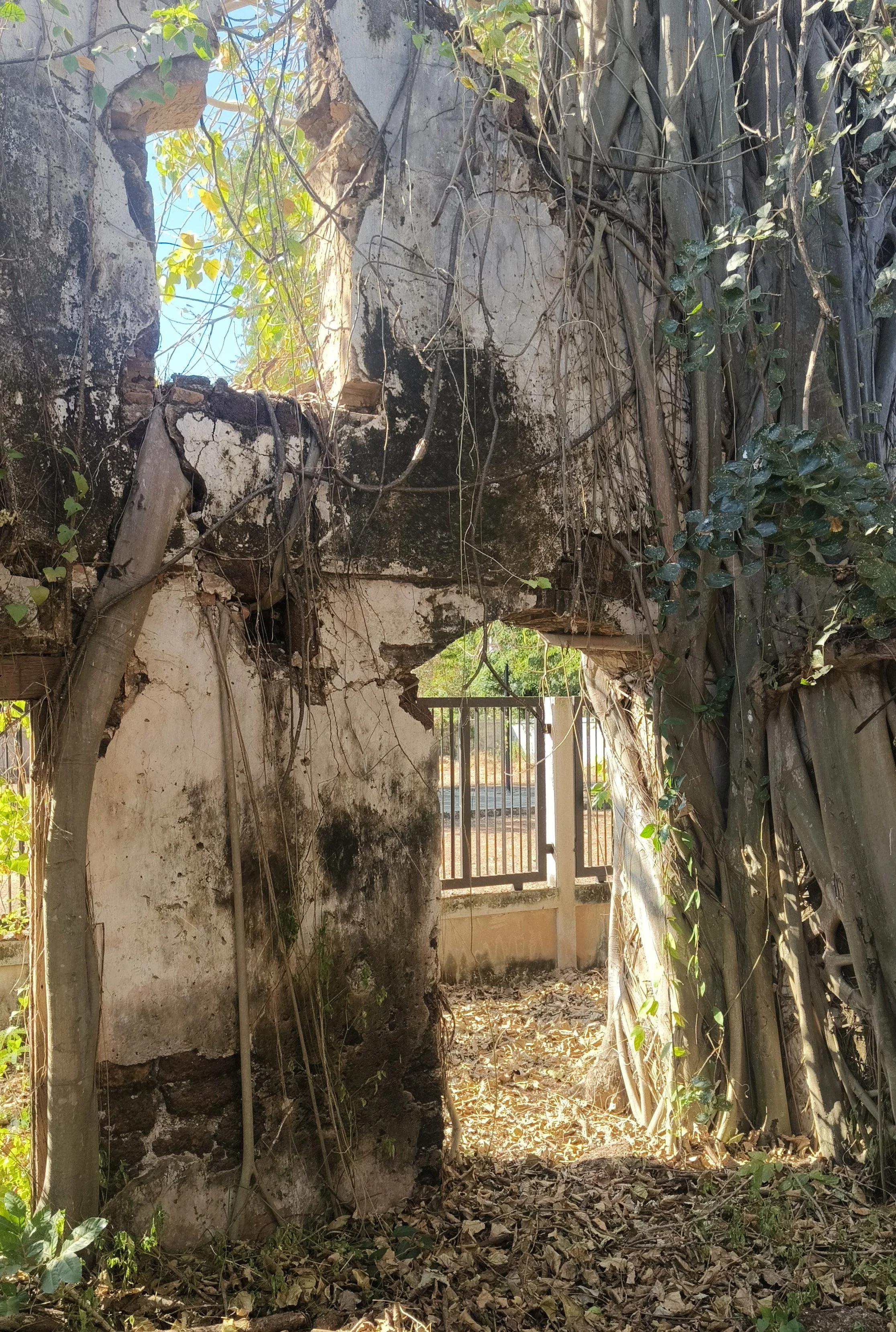 Stone House - Sakon Nakhon Province (7).jpg