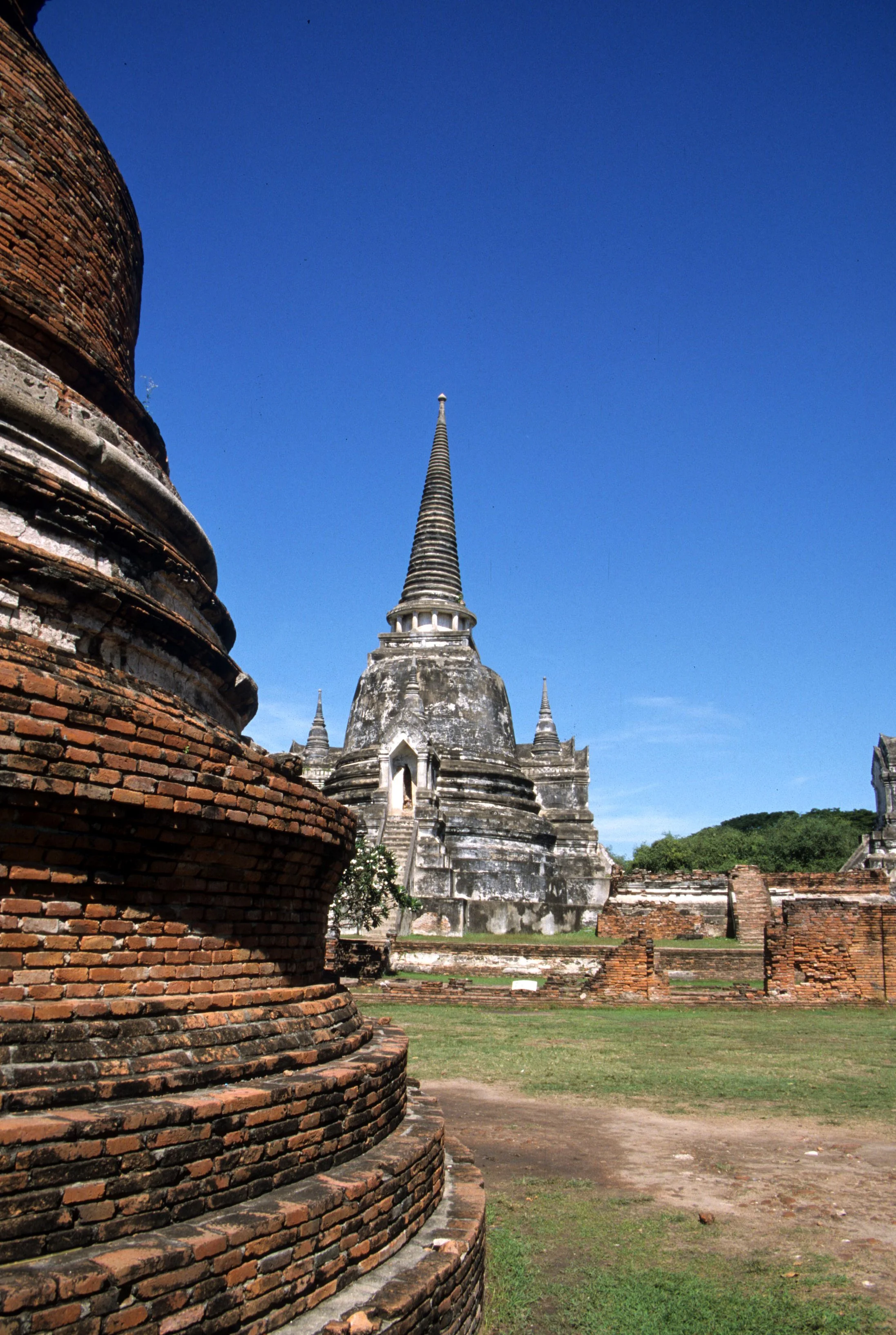 AYUDTHAYA - IMPERIAL PALACE RUINS M.jpg