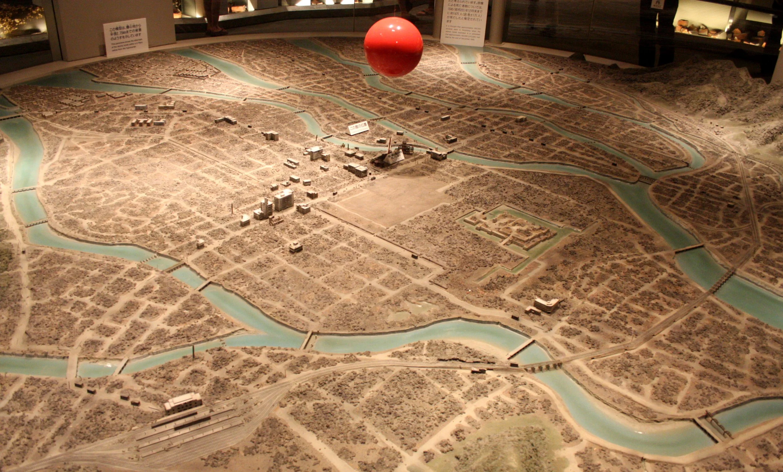 HIROSHIMA - MAY 2009 - A-BOMB MUSEUM (14).JPG