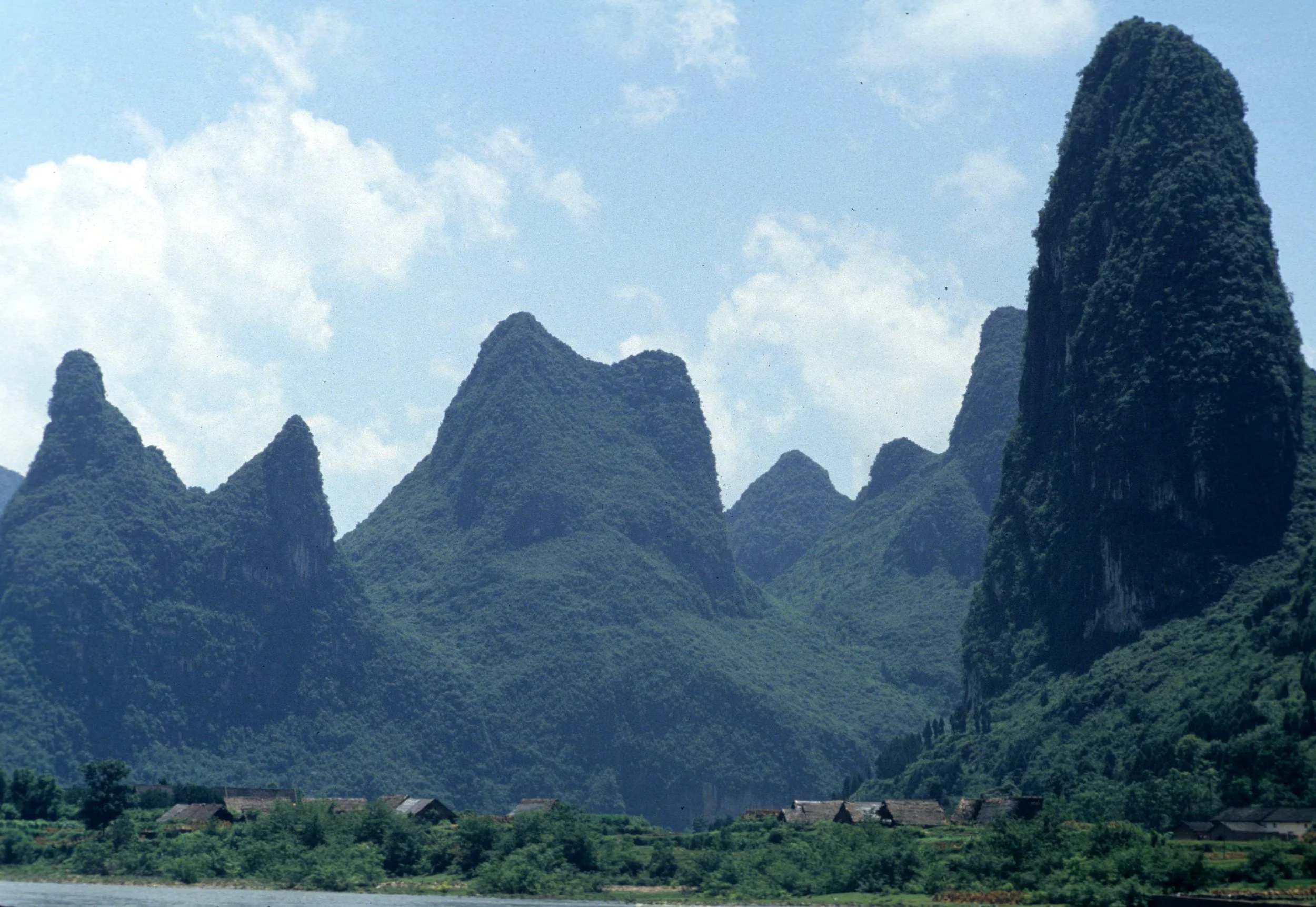 GUILIN - LI RIVER KARST TOPOGRAPHY (14).jpg