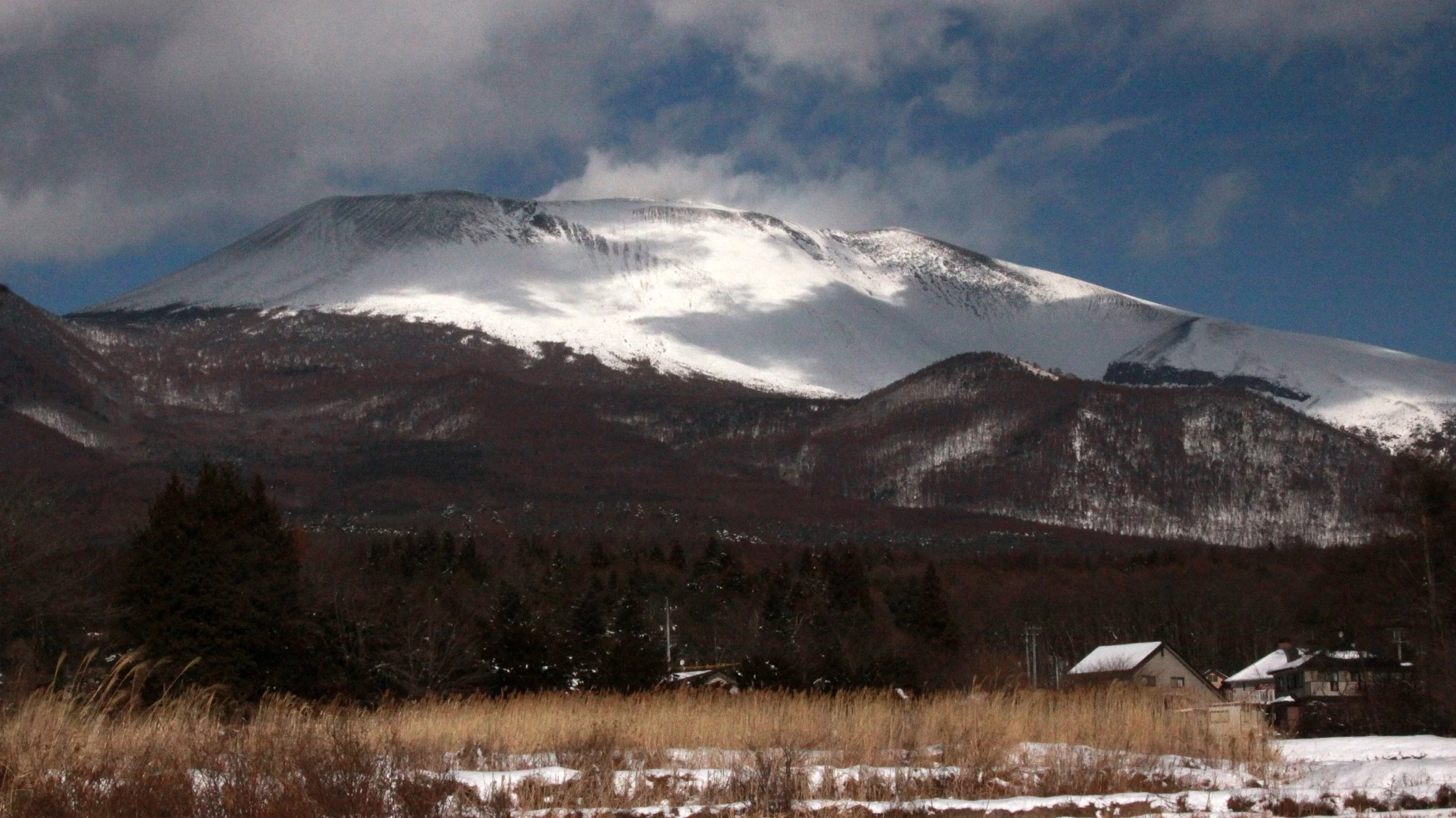 MOUNT ASAMA - JOSHIN'ETSUKOGEN NATIONAL PARK JAPAN (2).JPG