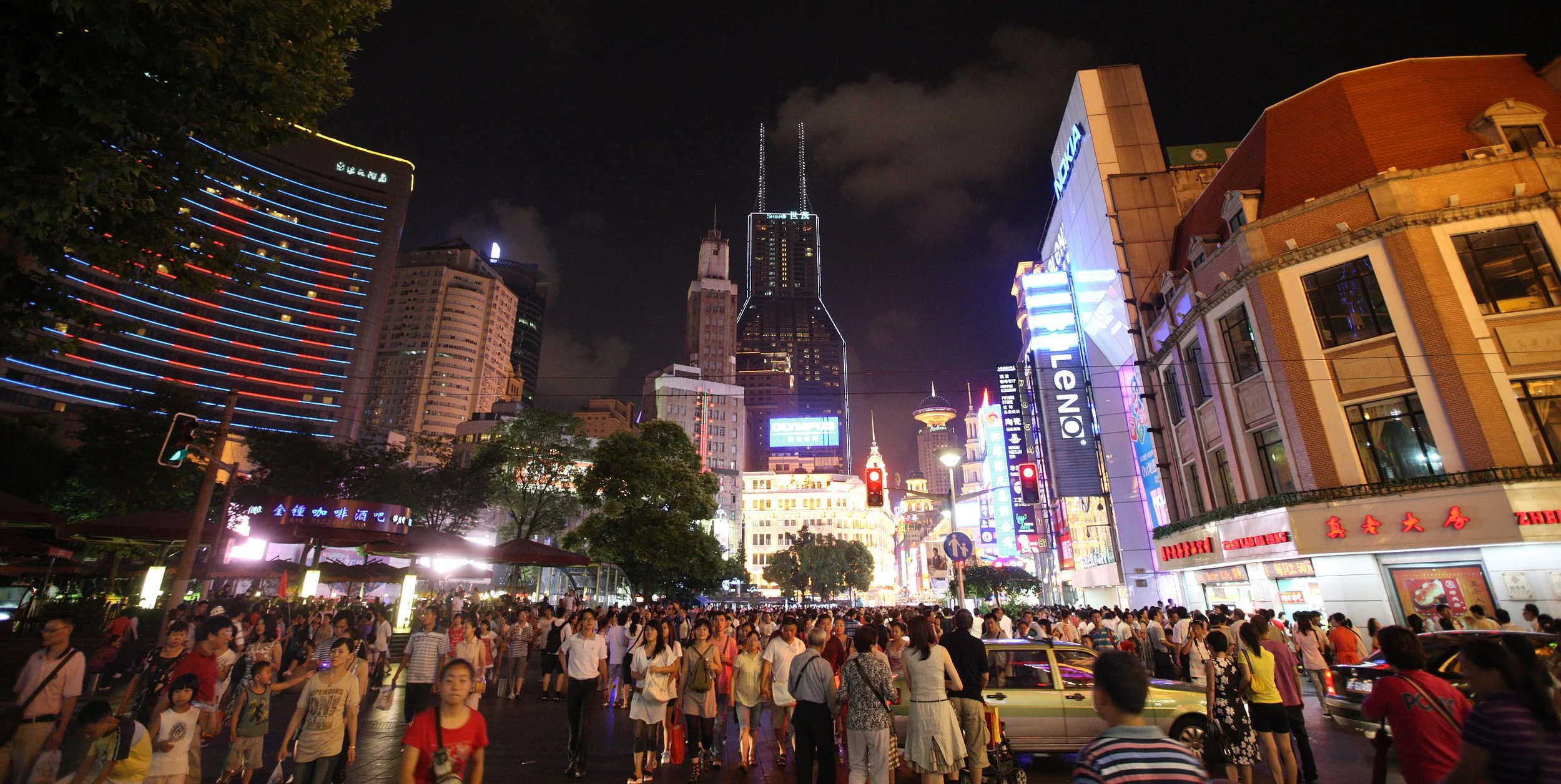 SHANGHAI NIGHT OUT - NANJING ROAD IN AUGUST (17).JPG