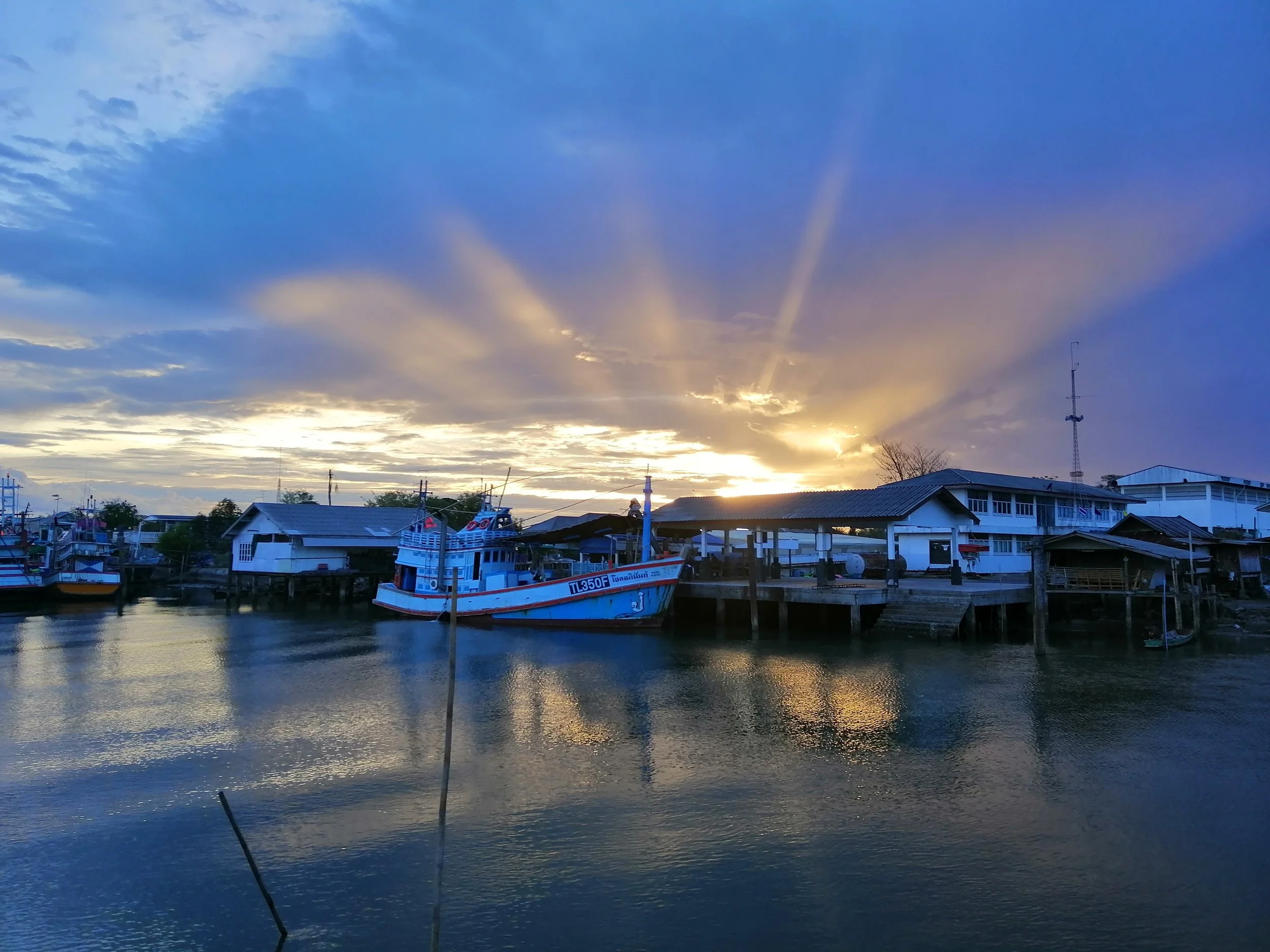 2020 Amphawa Temples and River Scenes (45).jpg