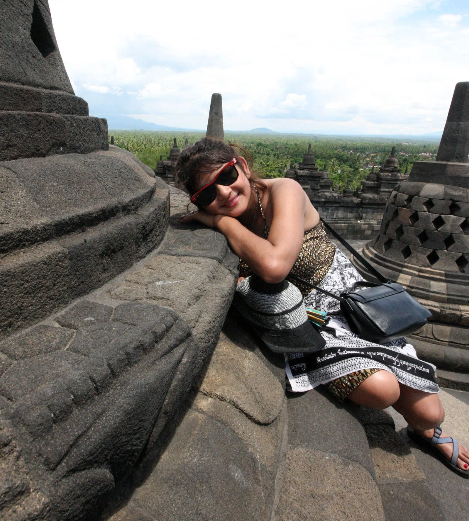 BOROBUDUR RUINS - YOGYAKARTA INDONESIA (50).JPG