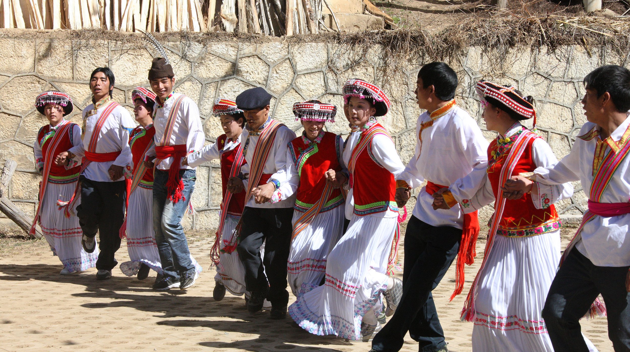 YUNNAN - BAIMA SNOW MOUNTAIN NATURE RESERVE YUNNAN - NAXI AND LISU VILLAGERS (39).JPG