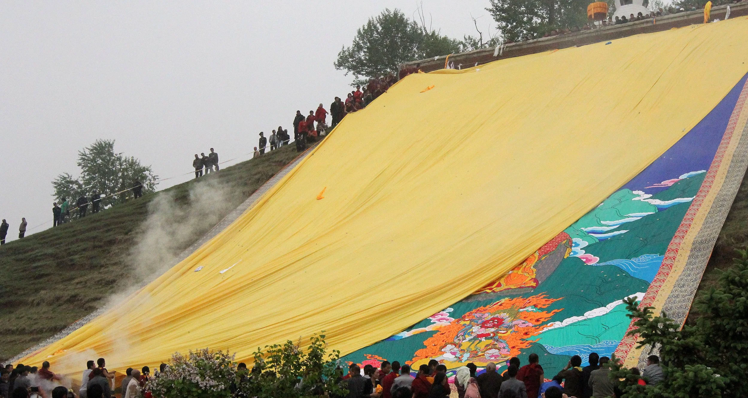 KUMBUM MONASTERY - QINGHAI - SUNNING BUDDHA FESTIVAL 2013 (205).JPG