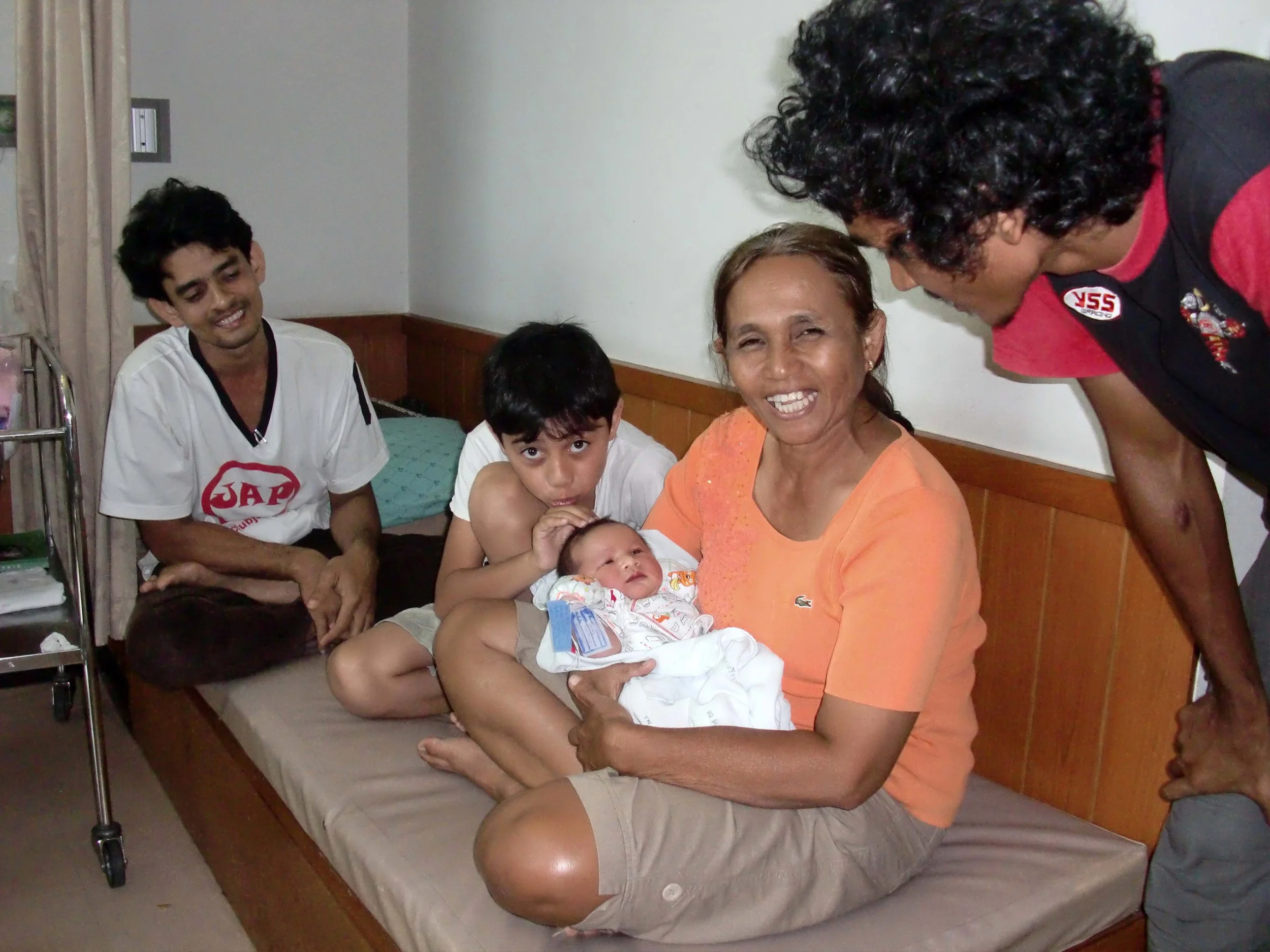 2011 Nakhonsithammarat Kak's Kid's Birth (13).JPG