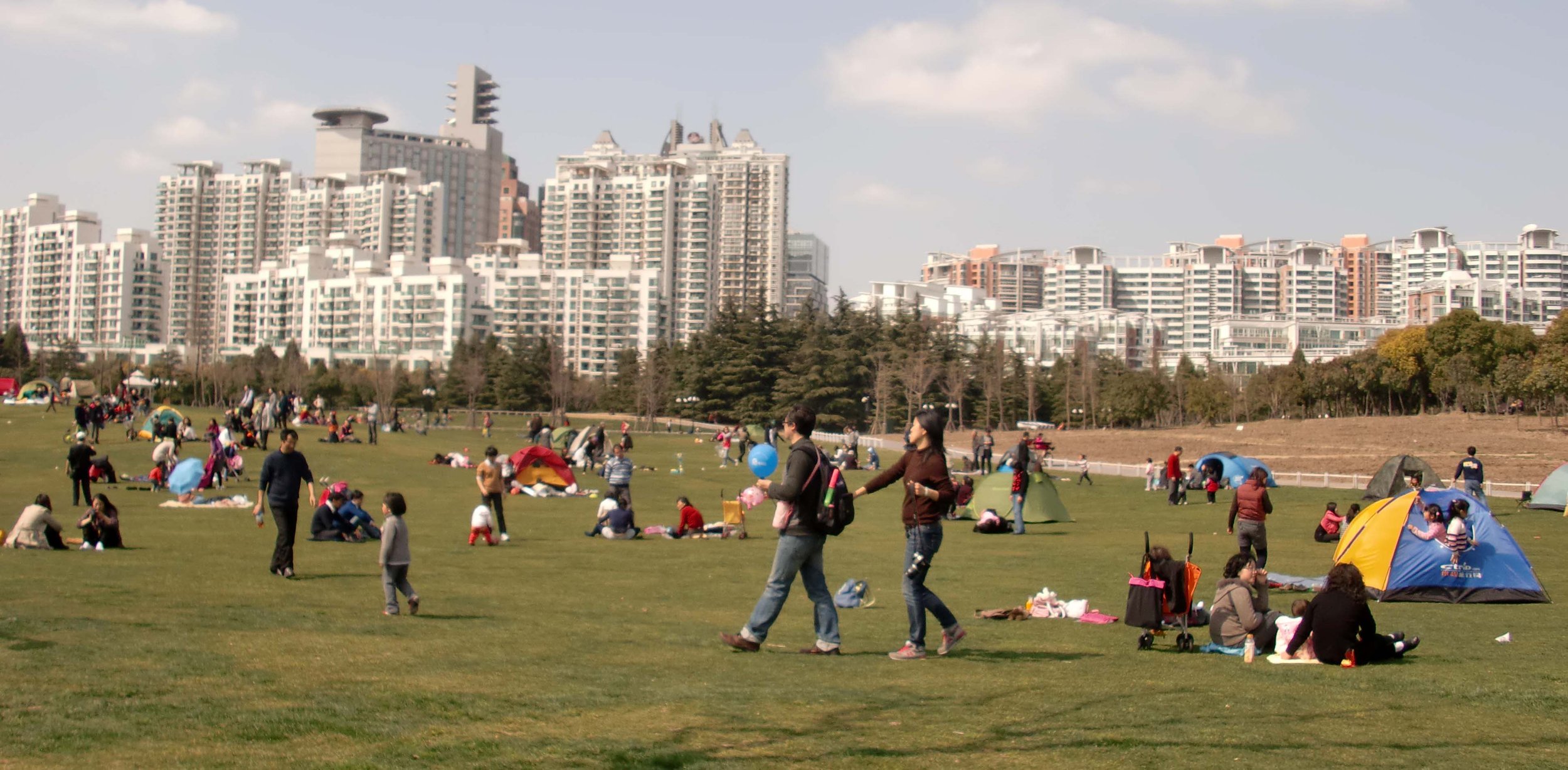 2011-3-13 CENTURY PARK SHANGHAI (1).JPG