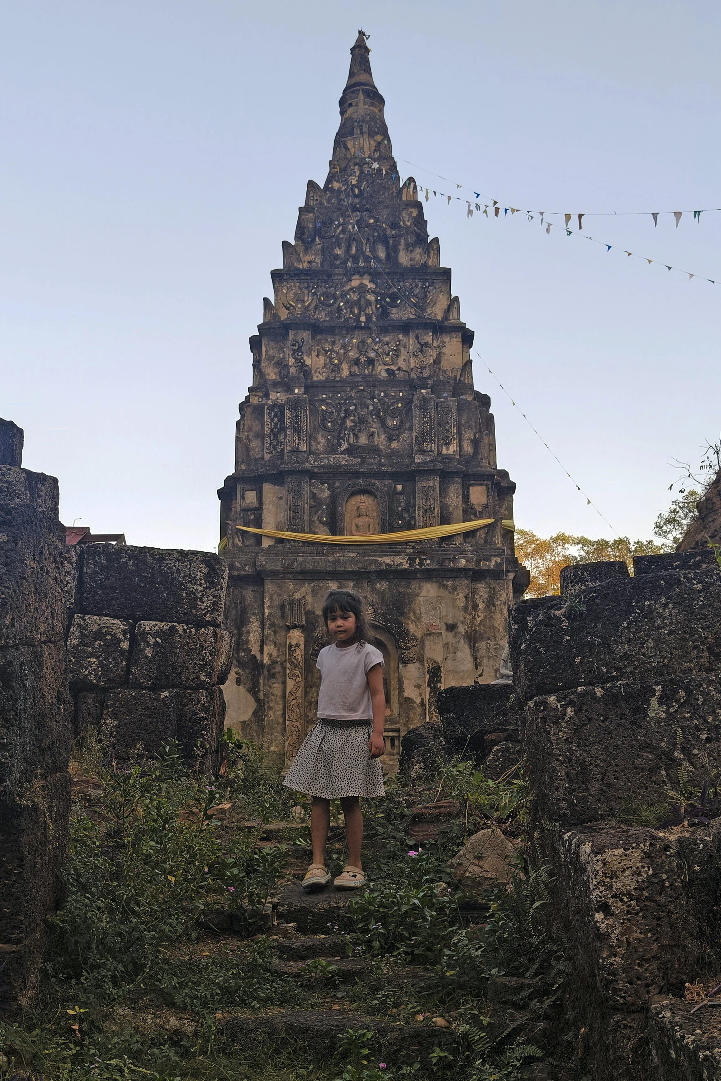 Wat Ku Phra Kona - Roi Et (21).jpg