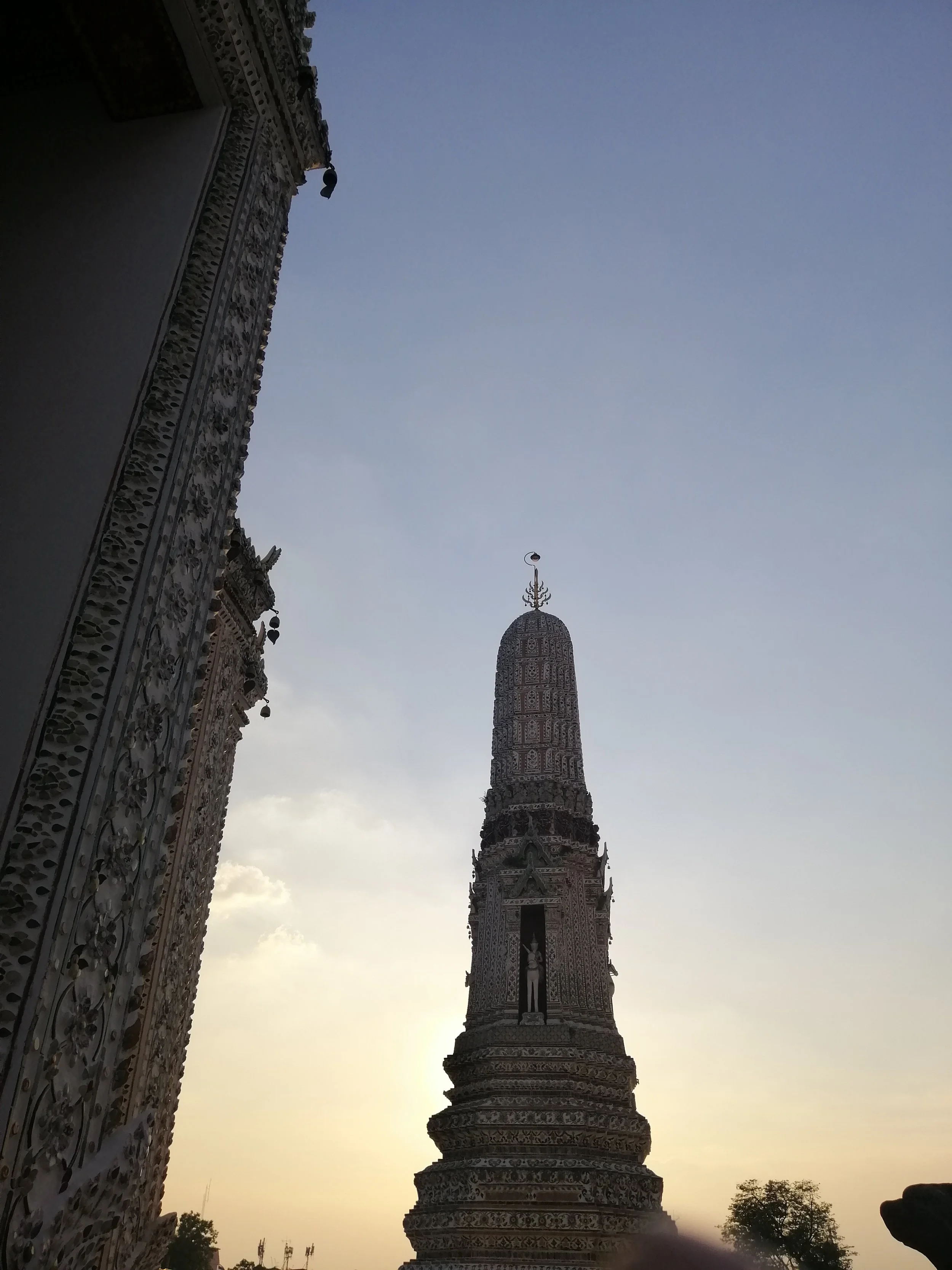 2018 Pics with Gift in Thailand (215).jpg