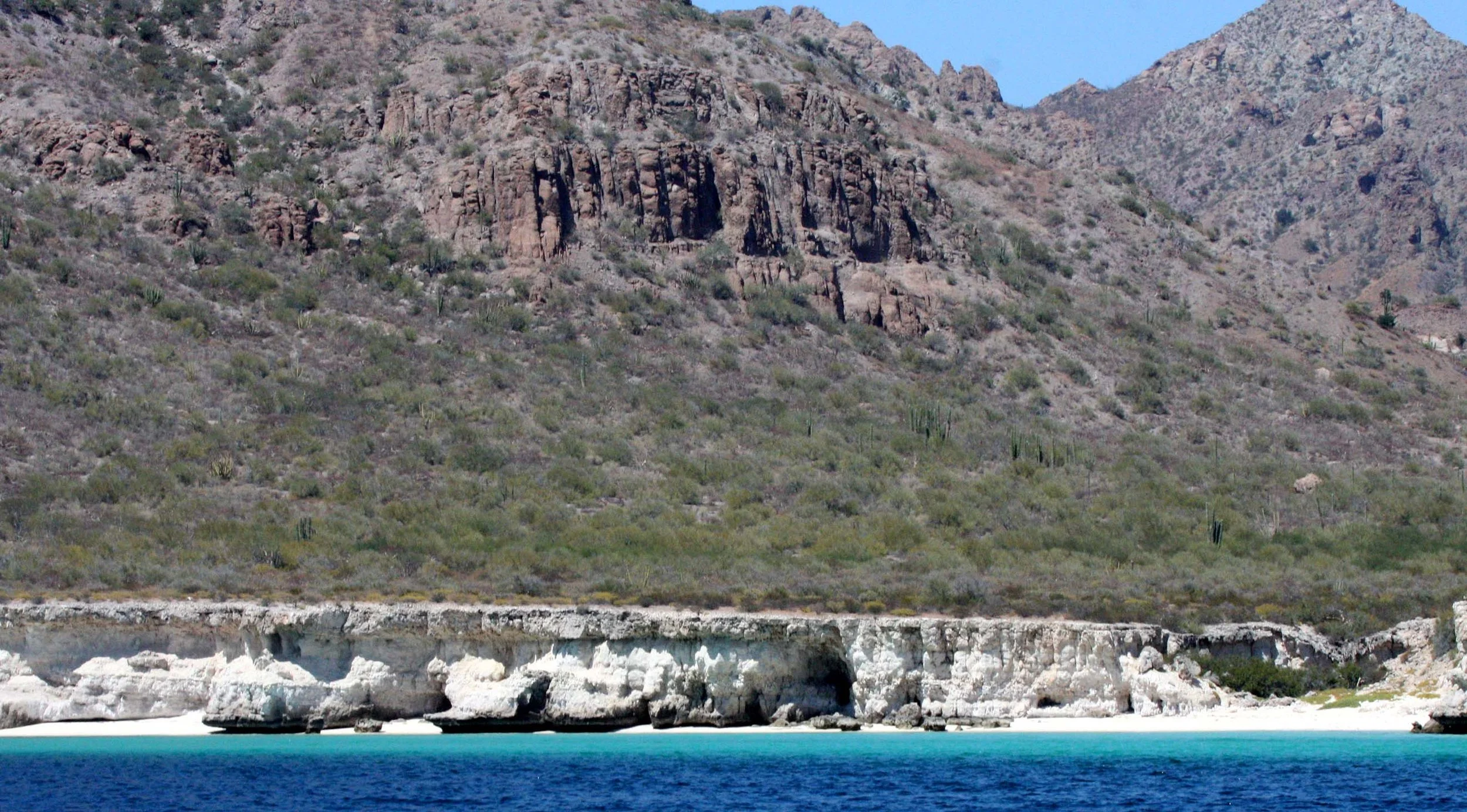 ISLA CARMEN - BAHIA DE LORETO MEXICO.JPG