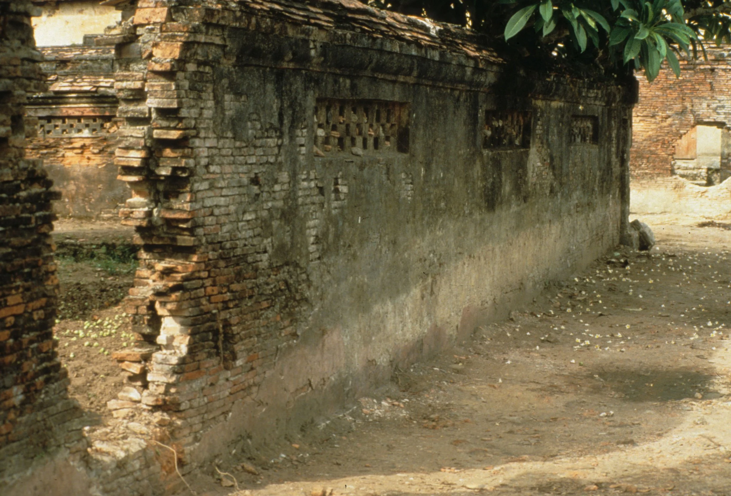 HUE - IMPERIAL PALACE - WAR DAMAGE.jpg