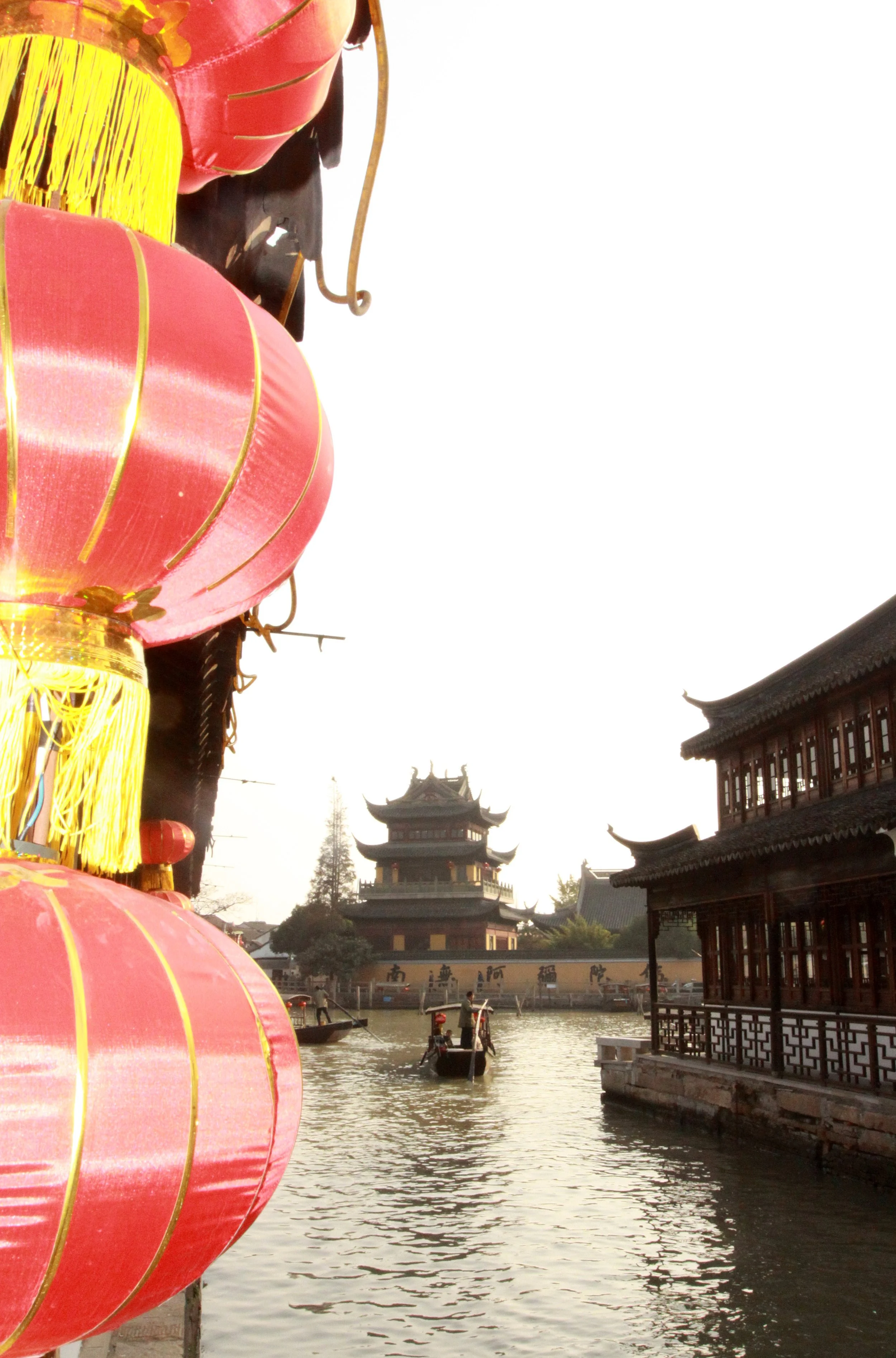 ZHUJIAJIAO WATER TOWN - NOVEMBER 20 2011 (16).JPG