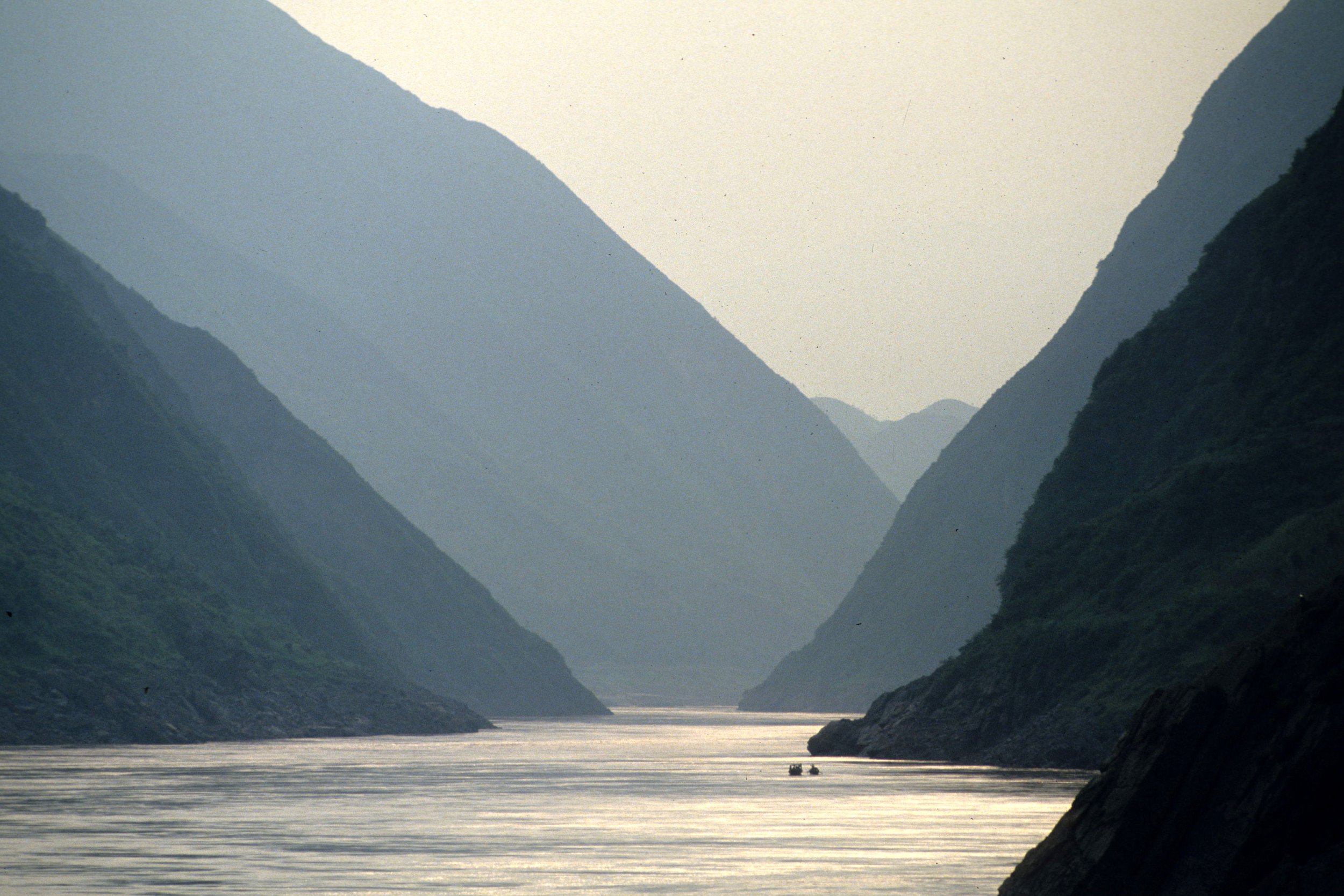 YANGTZE RIVER - THREE GORGES CRUISE - 1994 (9).jpg