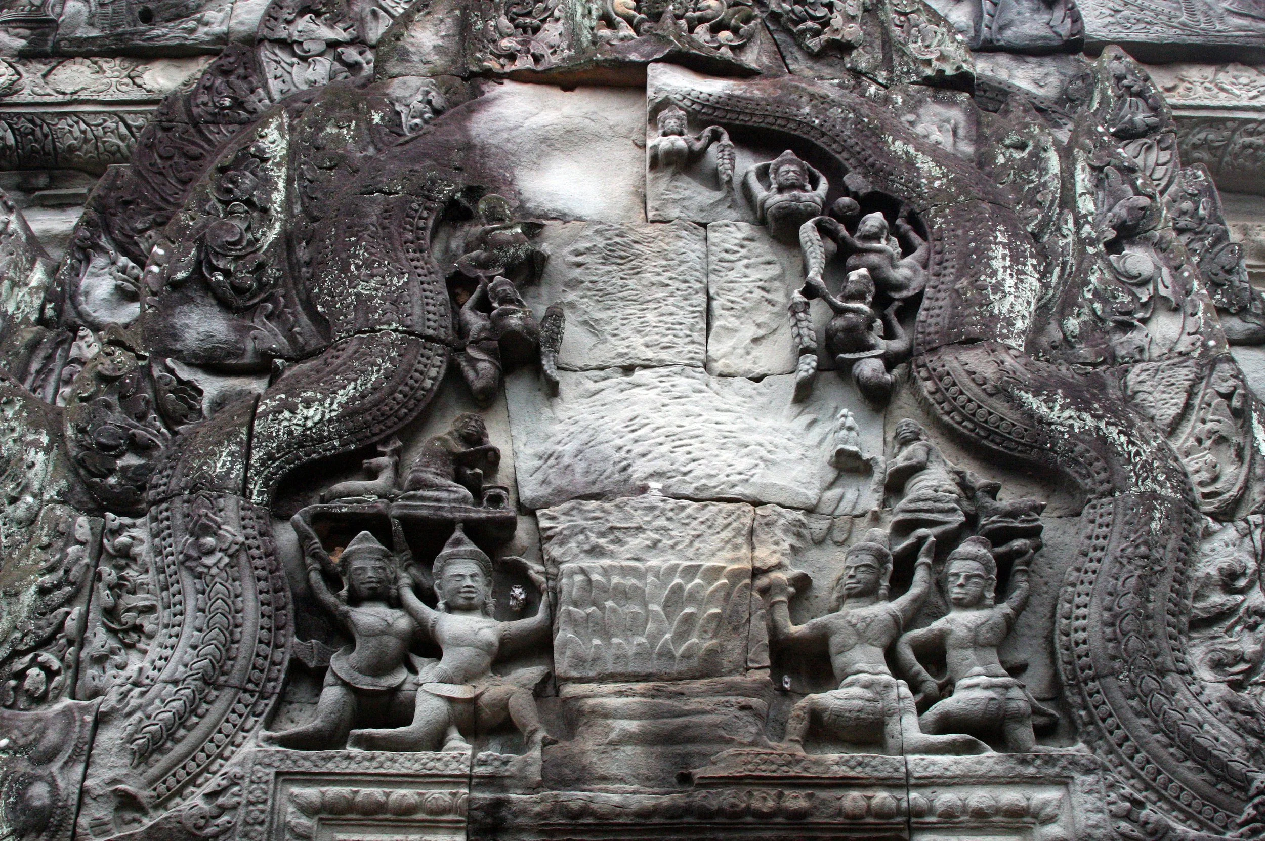 BANTEAY SREI TEMPLE CAMBODIA - JULY 2010 (43).JPG