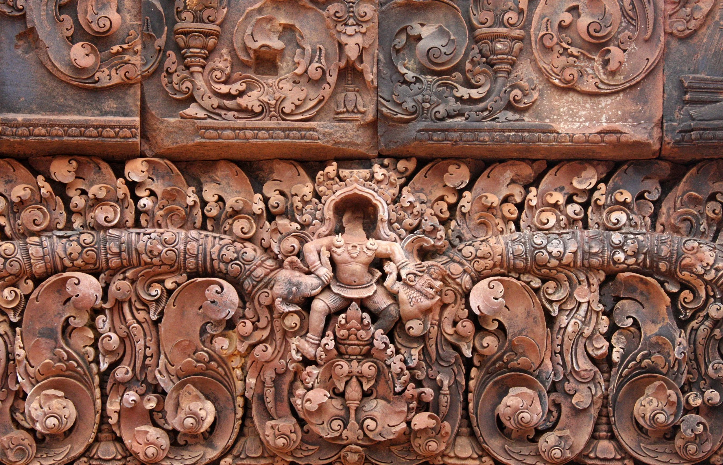 BANTEAY SREI TEMPLE CAMBODIA - JULY 2010 (29).JPG