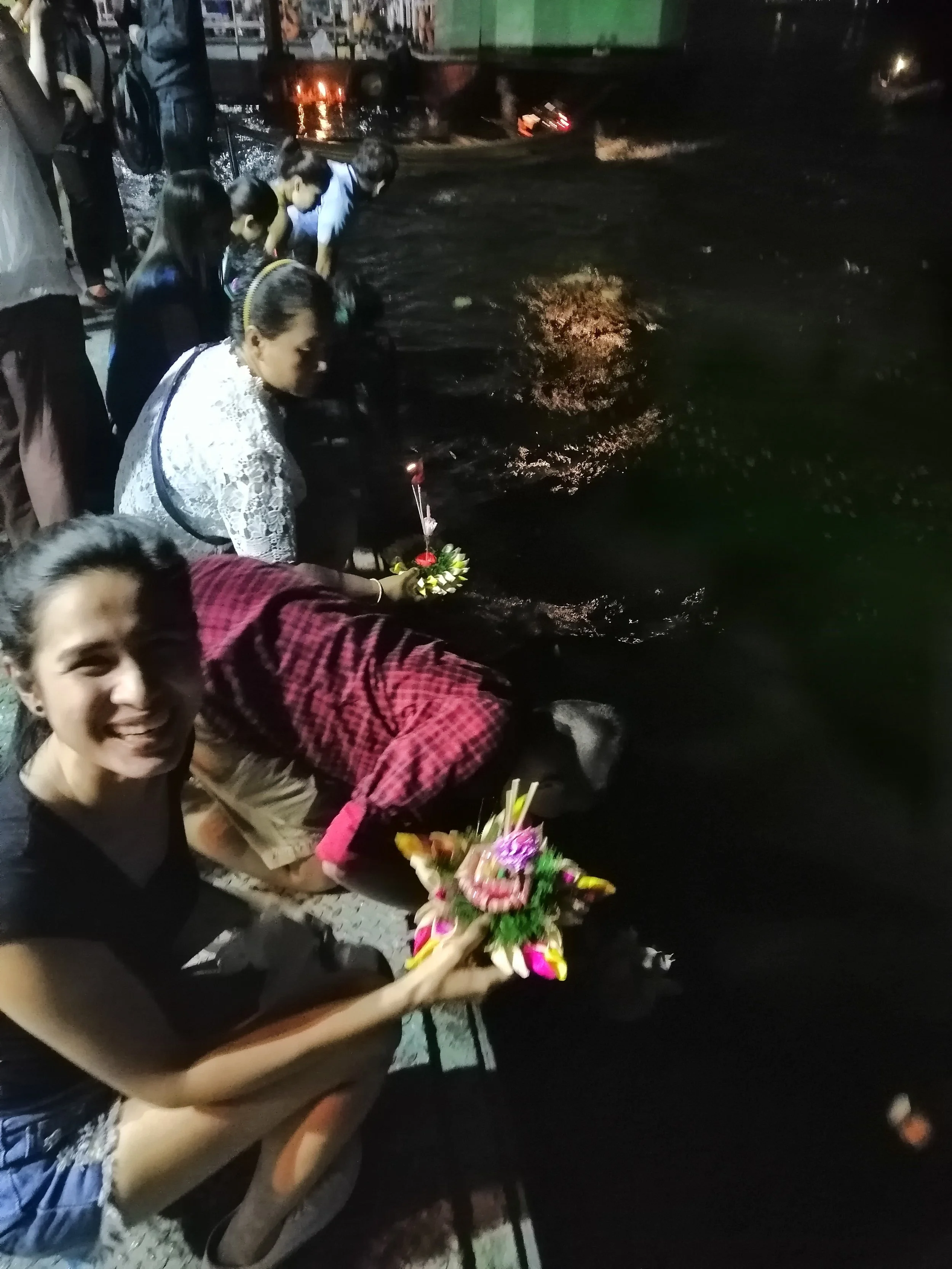 2018 Pics with Gift in Thailand (117).jpg