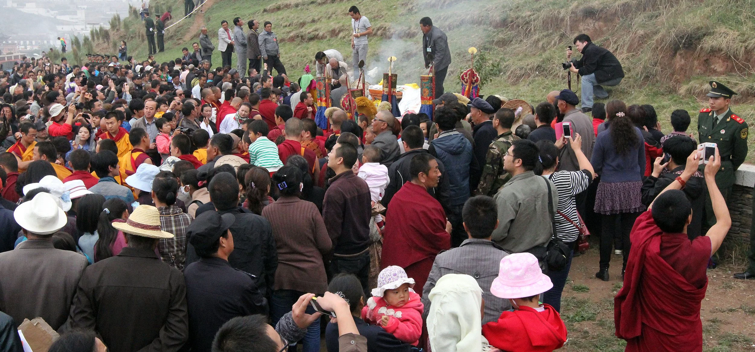 KUMBUM MONASTERY - QINGHAI - SUNNING BUDDHA FESTIVAL 2013 (186).JPG