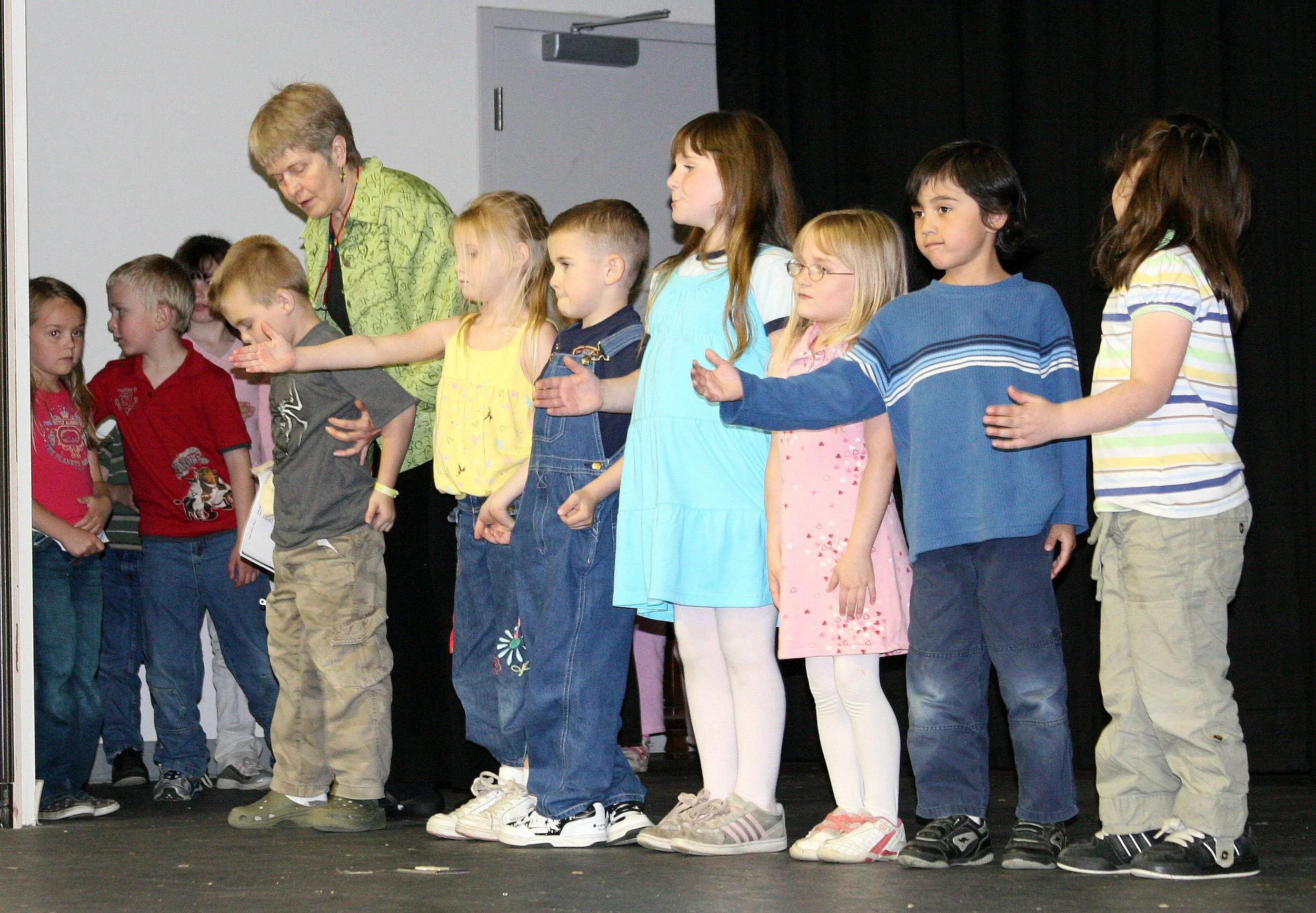2008-6-12 COKIES KINDERGARTEN GRADUATION (2).JPG
