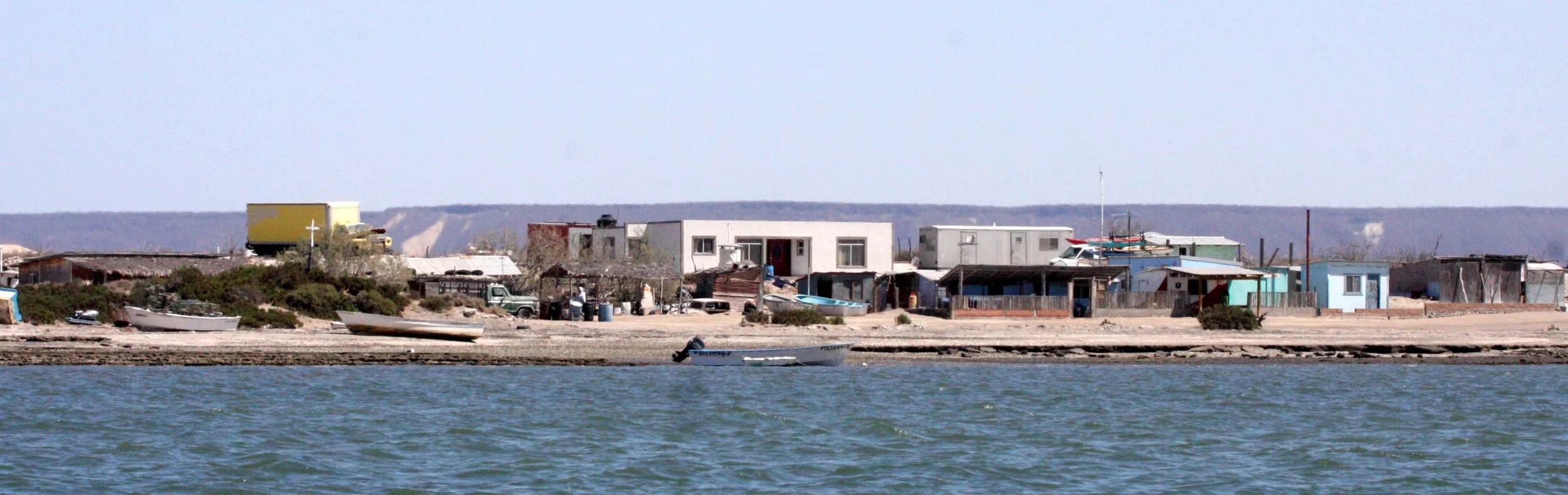 SAN IGNACIO LAGOON BAJA MEXICO - BASE CAMPO.JPG