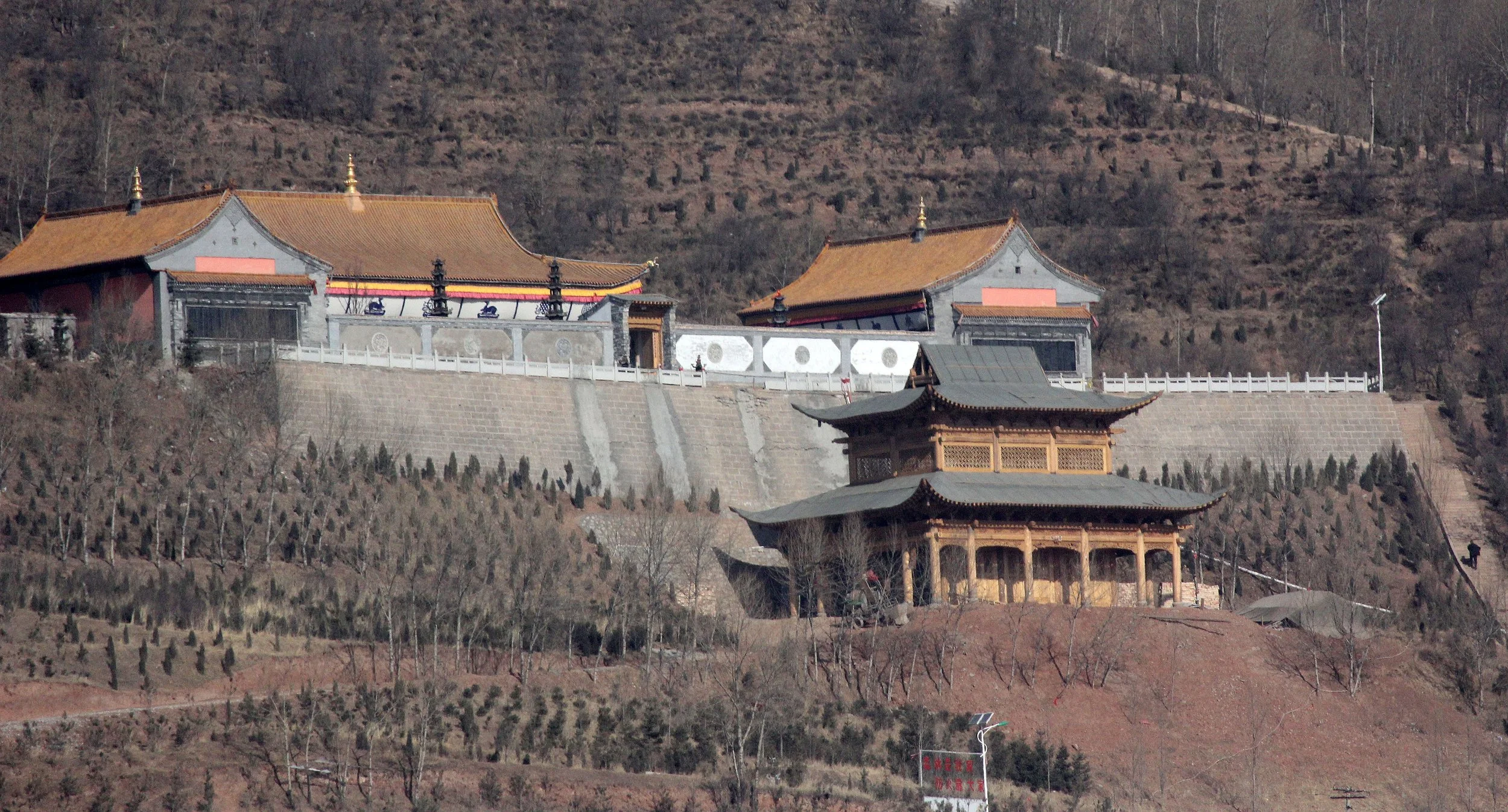 KUNBUM TIBETAN TEMPLE - XINING QINGHAI CHINA (3).JPG