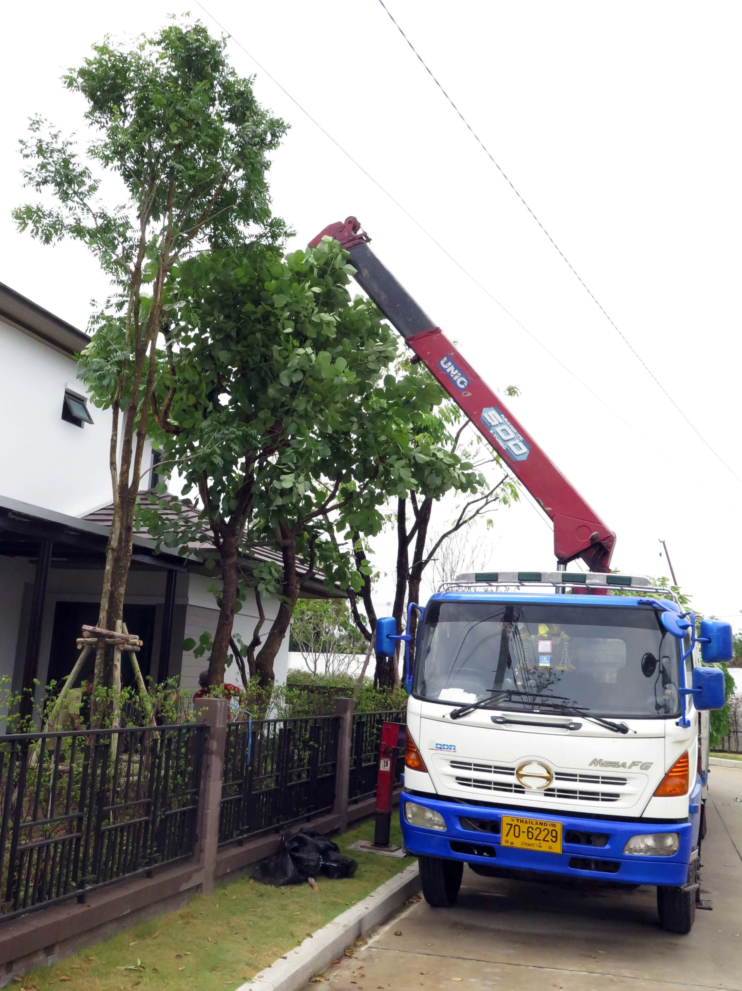 2013 Nonthaburi Setthasiri House and Nonthaburi Neighborhood (30).JPG