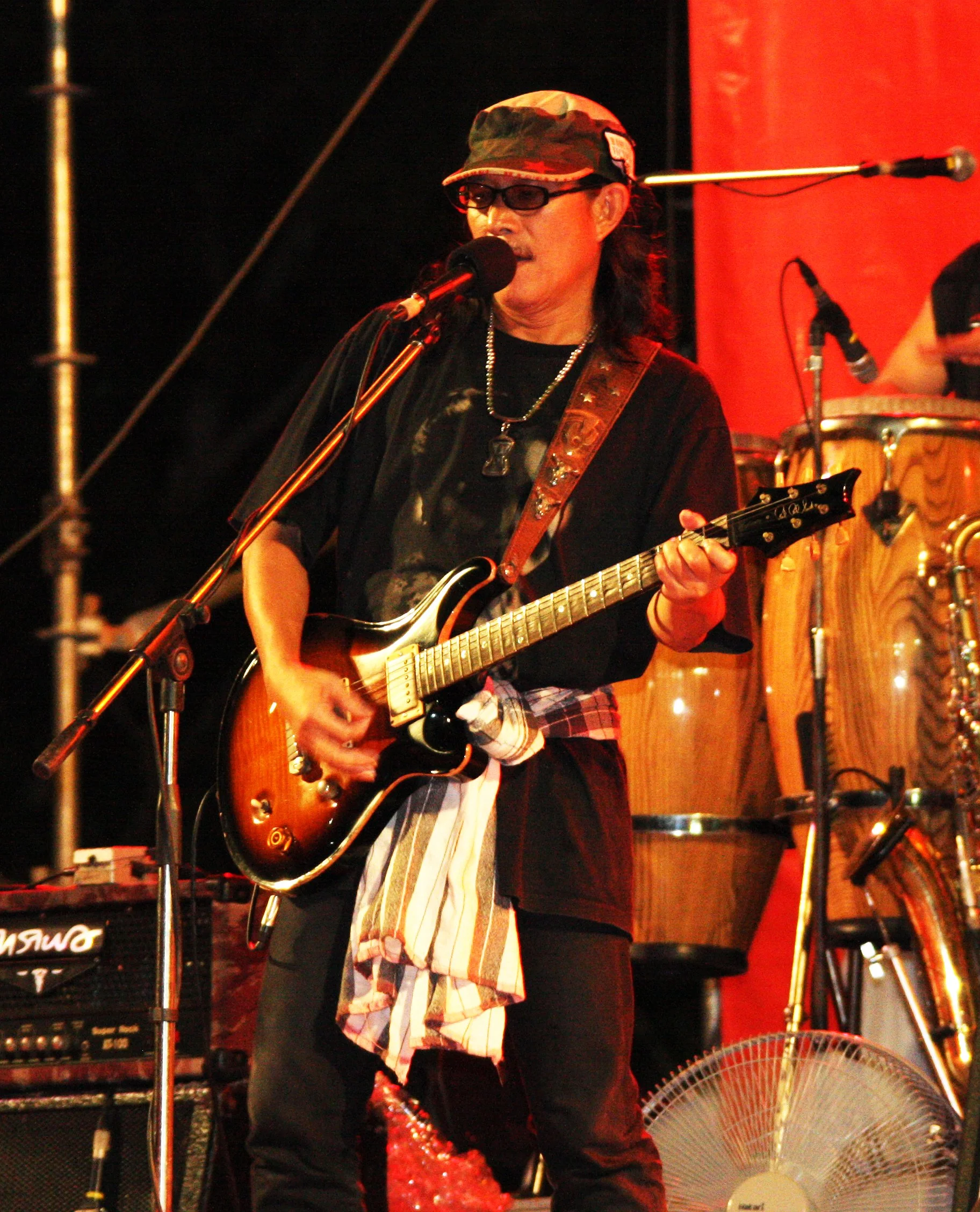 2010-7-18 CARRABAO CONCERT IN NAKHONSITHAMMARAT (28).JPG