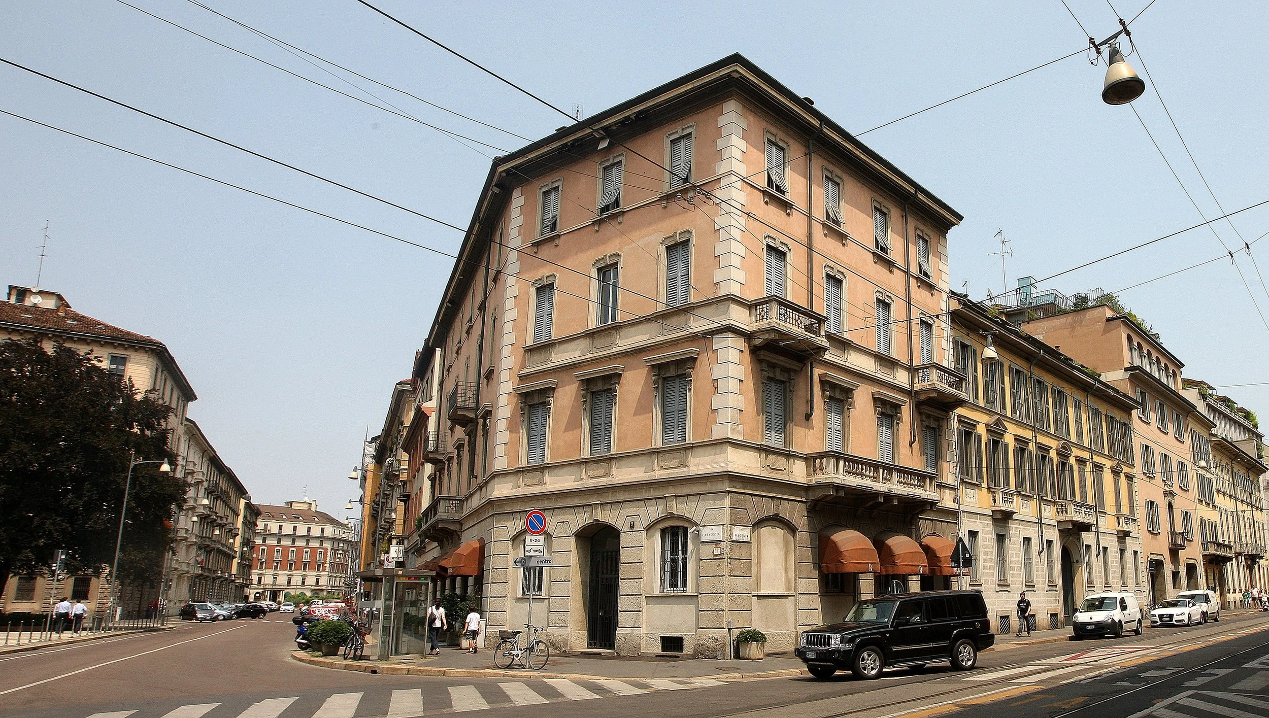 MILAN ITALY - JULY 2013 (19).JPG