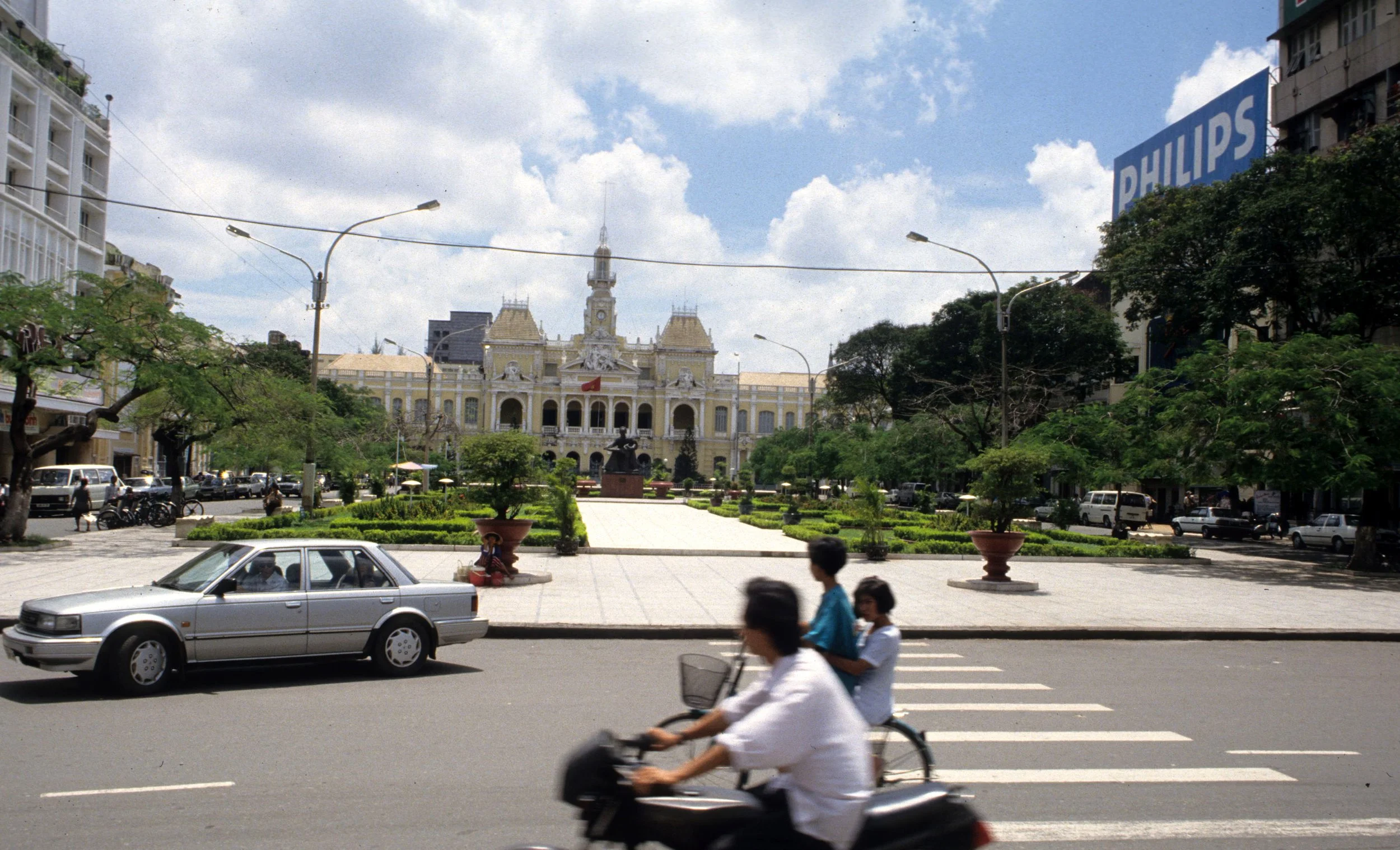 SAIGON - CITY SCENES IN 1994 (5).jpg