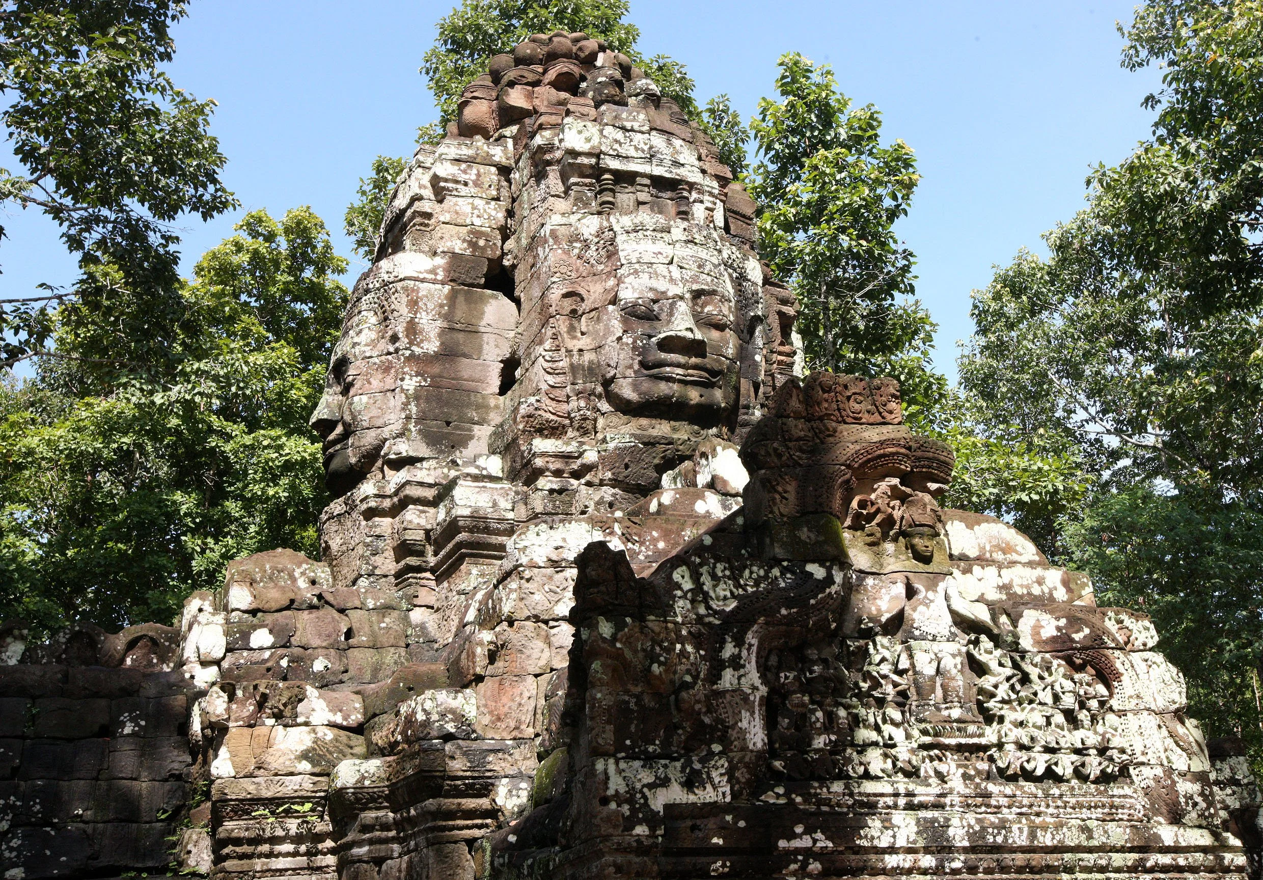 TA SOM TEMPLE CAMBODIA - JULY 2010 (3).JPG