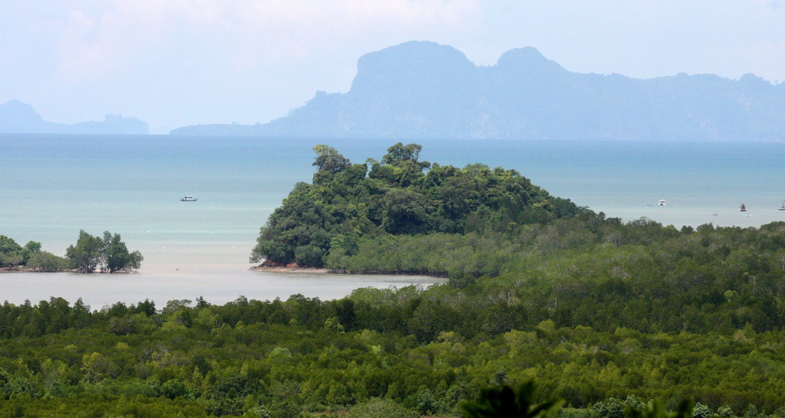 KOH LANTA - 2008 - HANGING ON THE ISLANDS (47).JPG
