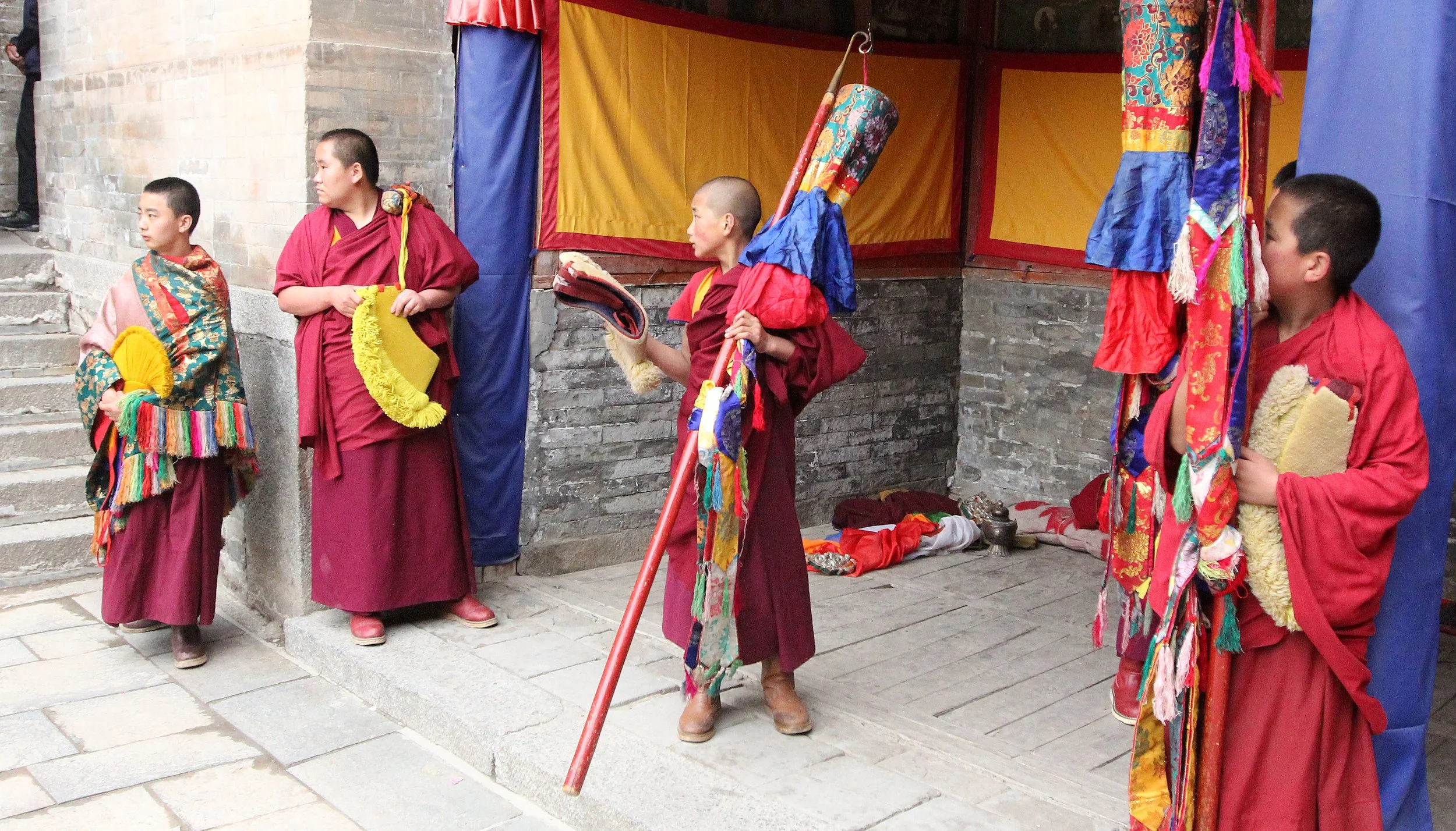 KUMBUM MONASTERY - QINGHAI - SUNNING BUDDHA FESTIVAL 2013 (73).JPG