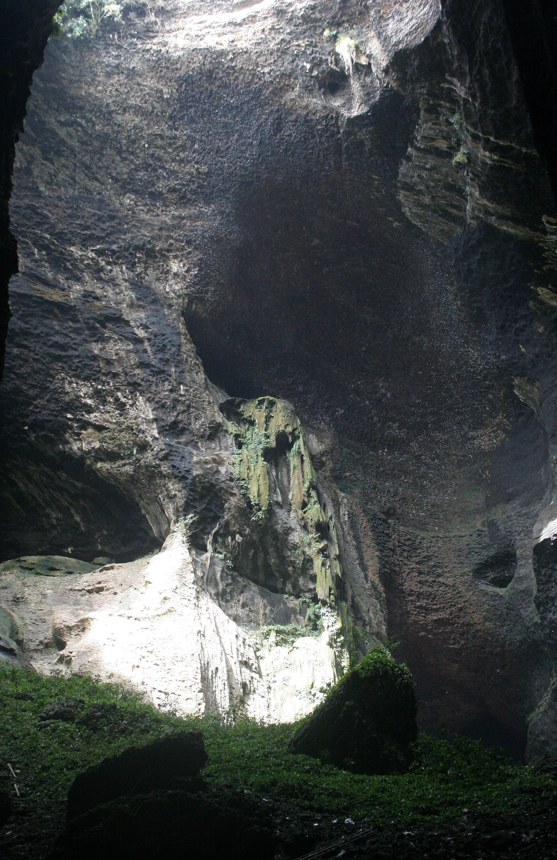 GAMONTONG CAVES BORNEO - VIEWS OF (15).JPG