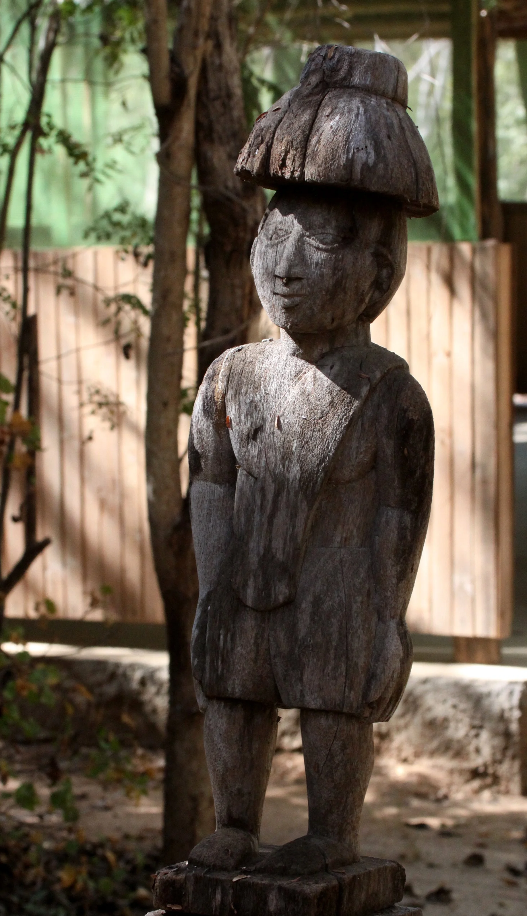 KIRINDY NATIONAL PARK - MADAGASCAR - STATUES (7).JPG