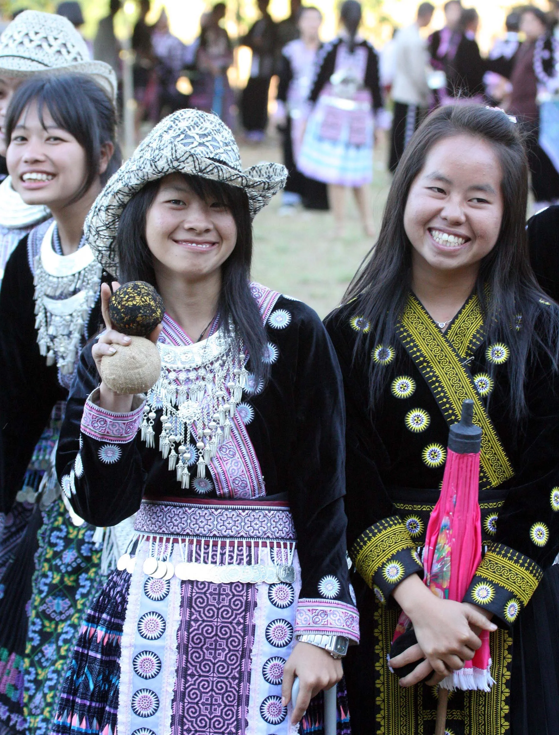 HILLTRIBE - HMONG - NEW YEARS CELEBRATION - CHRISTMAS IN THAILAND TRIP 2009 (25).JPG