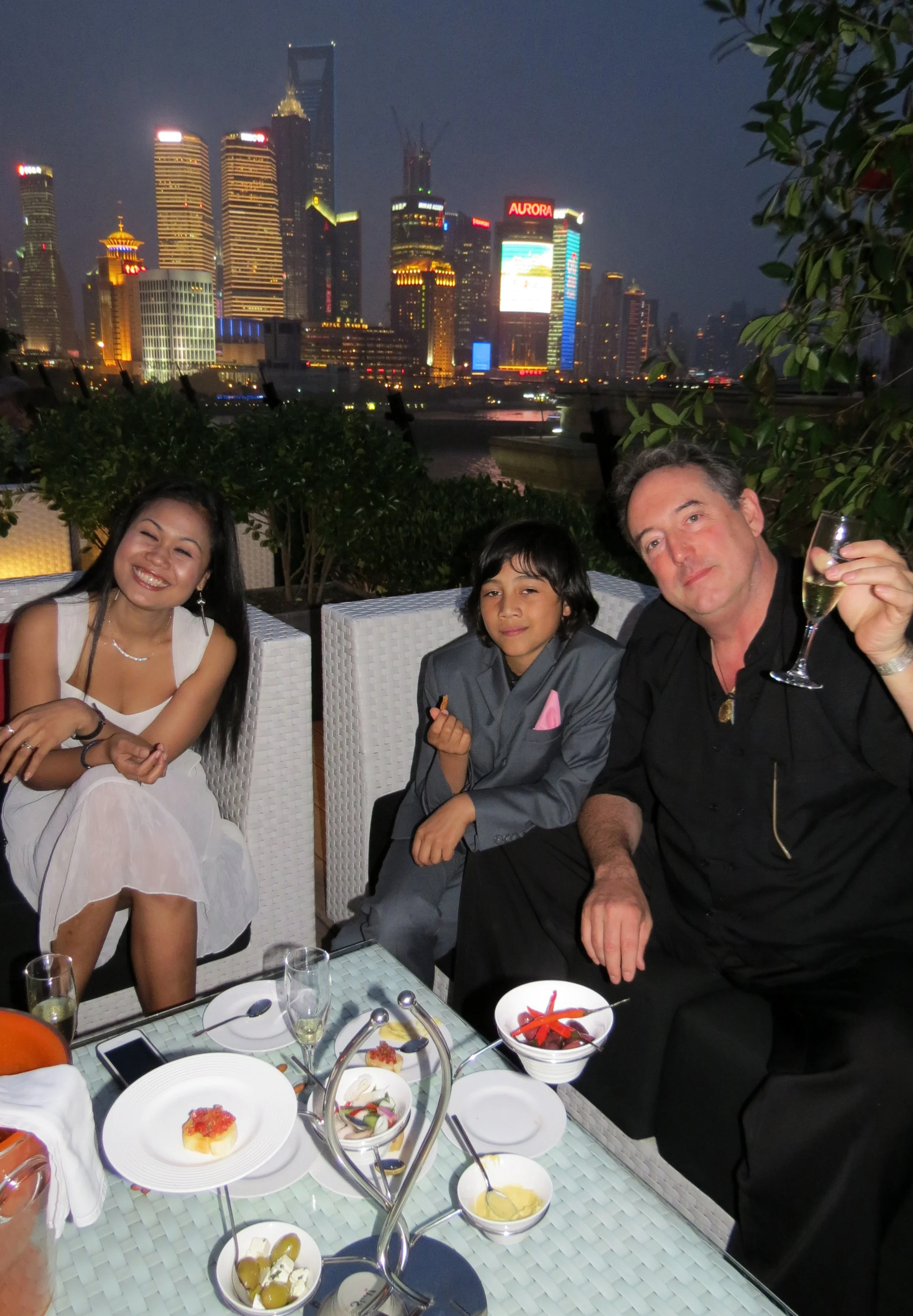 NIGHT OUT AT SHOOK WITH TAYA - MAY 30 2012 (12).JPG