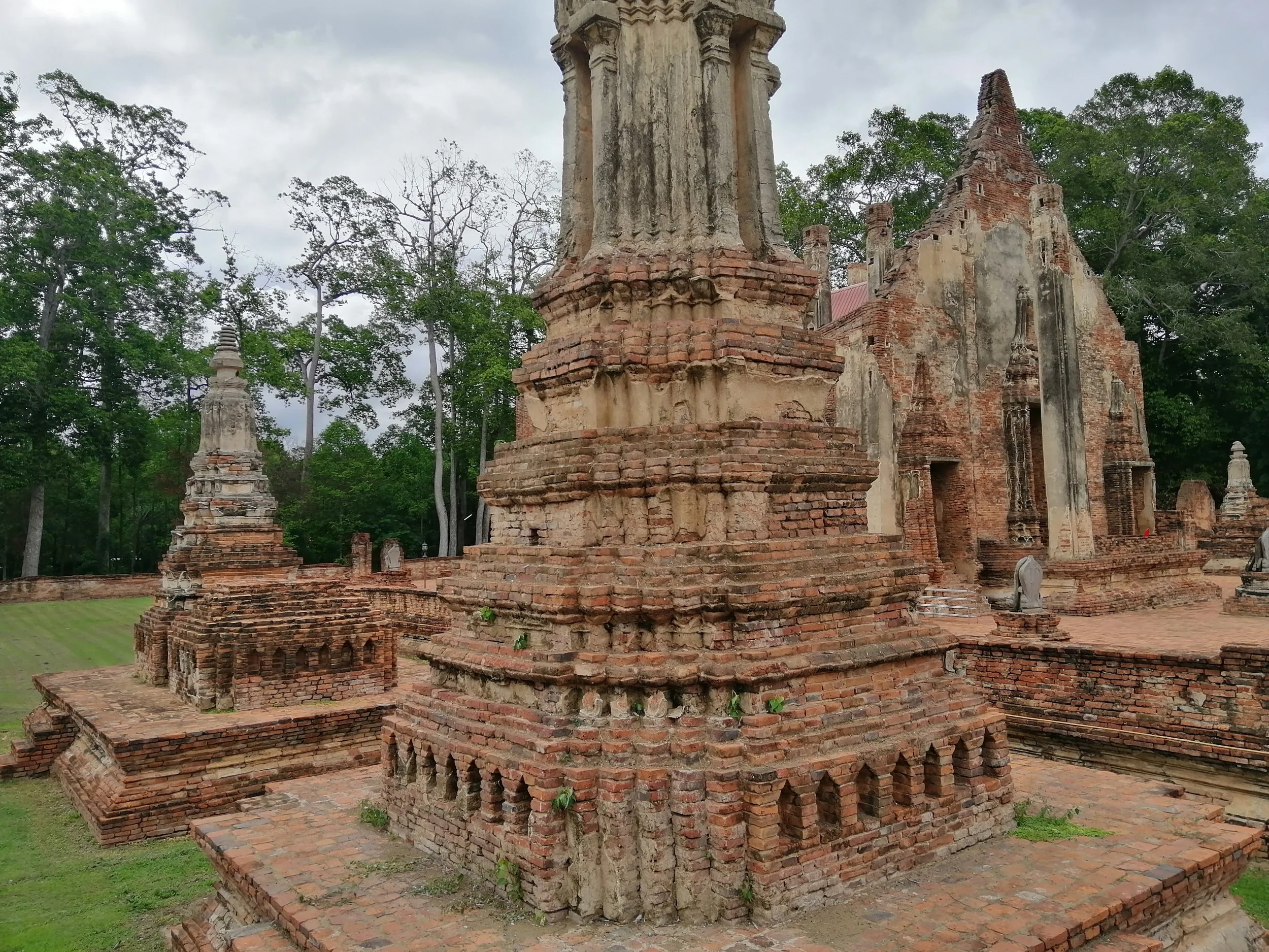 2020 Pitchet Wat Chula Manee, Ancient Temple Ruins Summer RT  (6).jpg