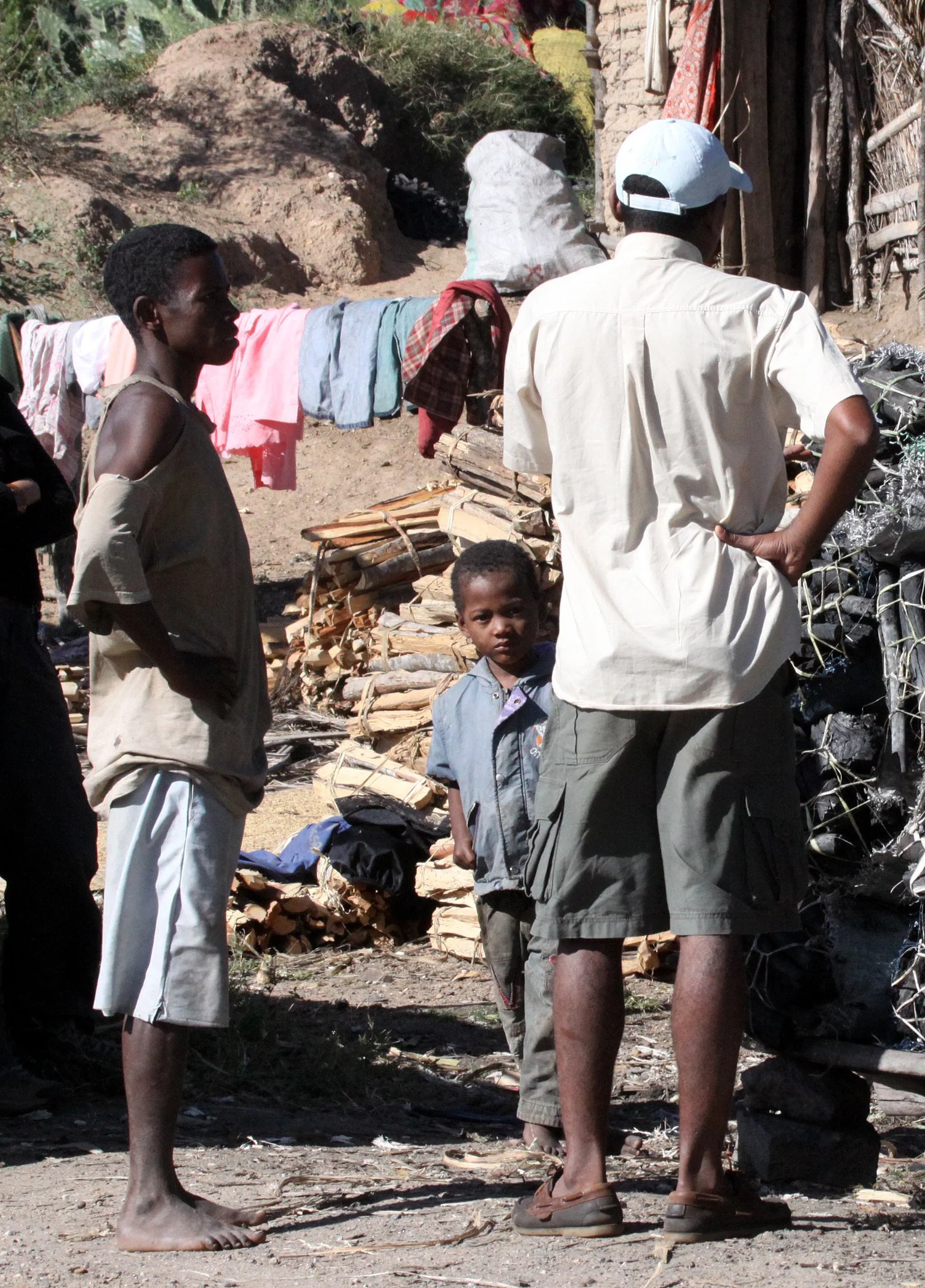 ANTANDROY VILLAGE - CHARCOAL (5).JPG