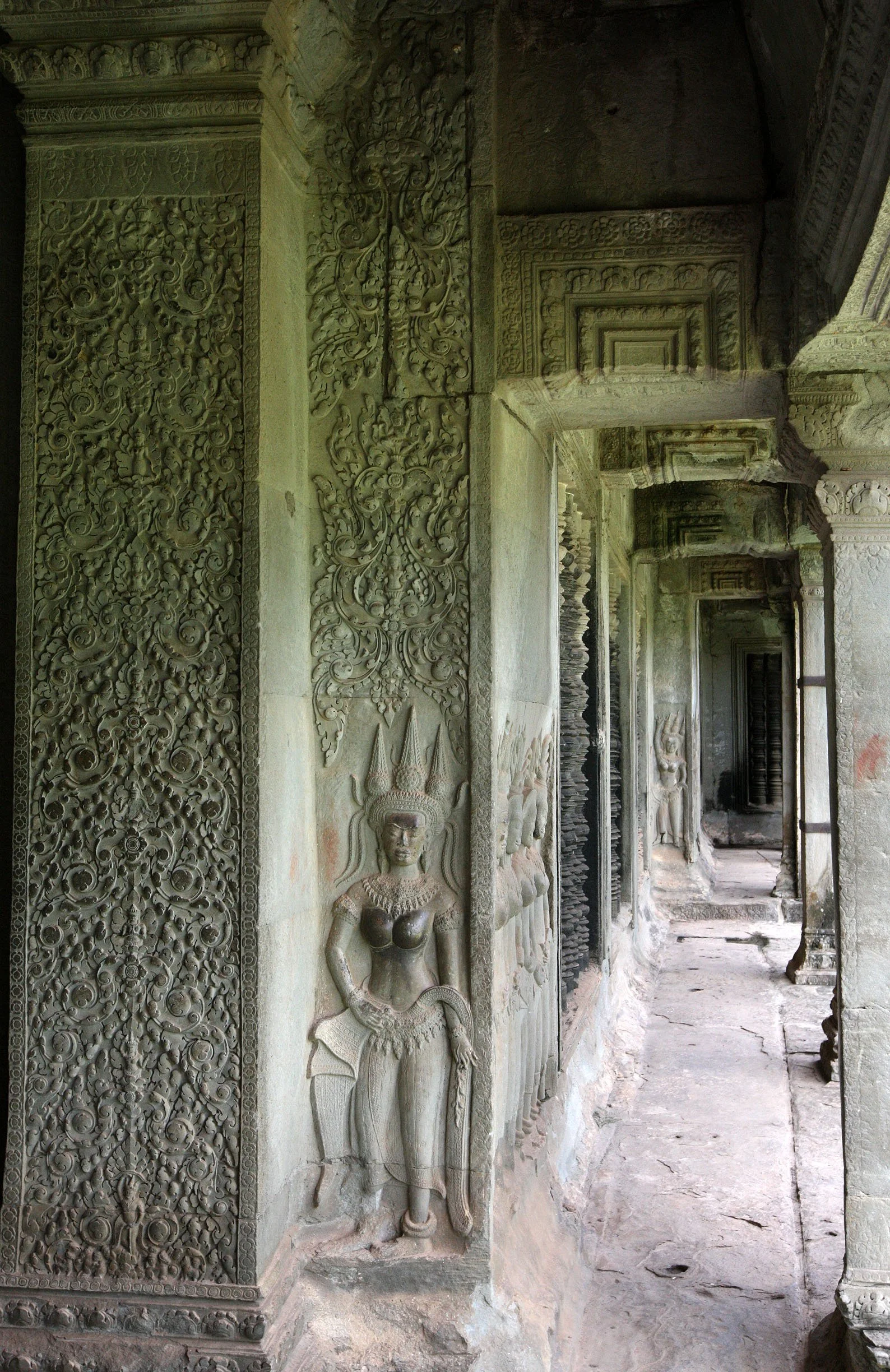 ANGKOR WAT - JULY 2010 (25).JPG